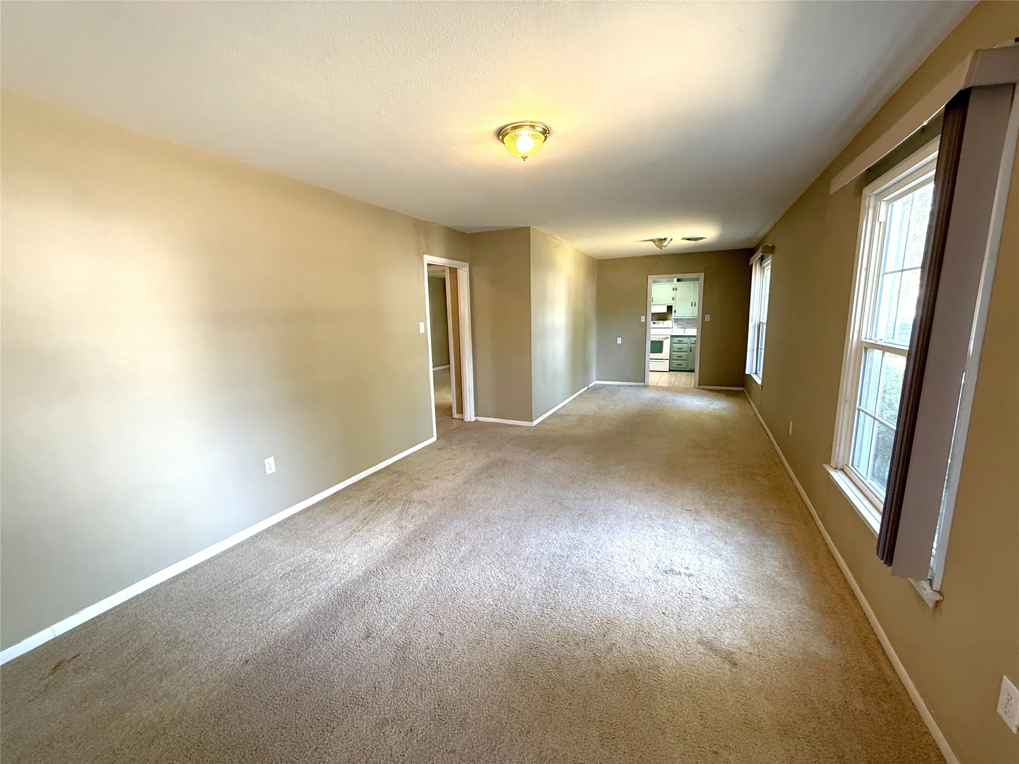 Single Family Residence For Sale in Mc Lennan County , 3520 Maple Avenue, Waco, Texas 76707, 4 Bedroom, 2 Bathroom, Garage spaces, 1,669 Sqft, built in 1950, mls#21396658, Real Estate Agent in Waco, Homes For Sale in Mc Lennan county, Homes For Sale in Waco, Realtor in Waco Texas, Real Estate Brokerage Independent Realty Texas, Luminita Cordes Realtor