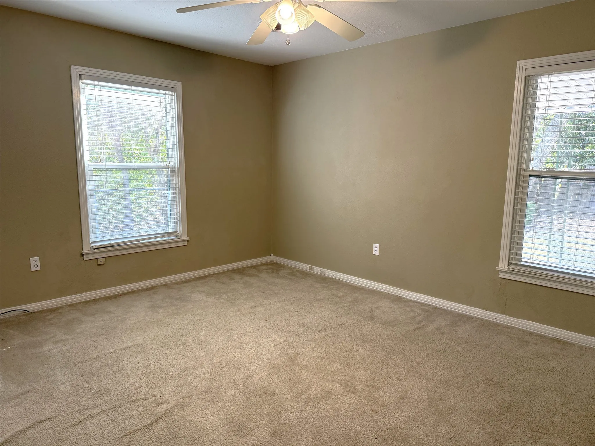 Single Family Residence For Sale in Mc Lennan County , 3520 Maple Avenue, Waco, Texas 76707, 4 Bedroom, 2 Bathroom, Garage spaces, 1,669 Sqft, built in 1950, mls#21396658, Real Estate Agent in Waco, Homes For Sale in Mc Lennan county, Homes For Sale in Waco, Realtor in Waco Texas, Real Estate Brokerage Independent Realty Texas, Luminita Cordes Realtor