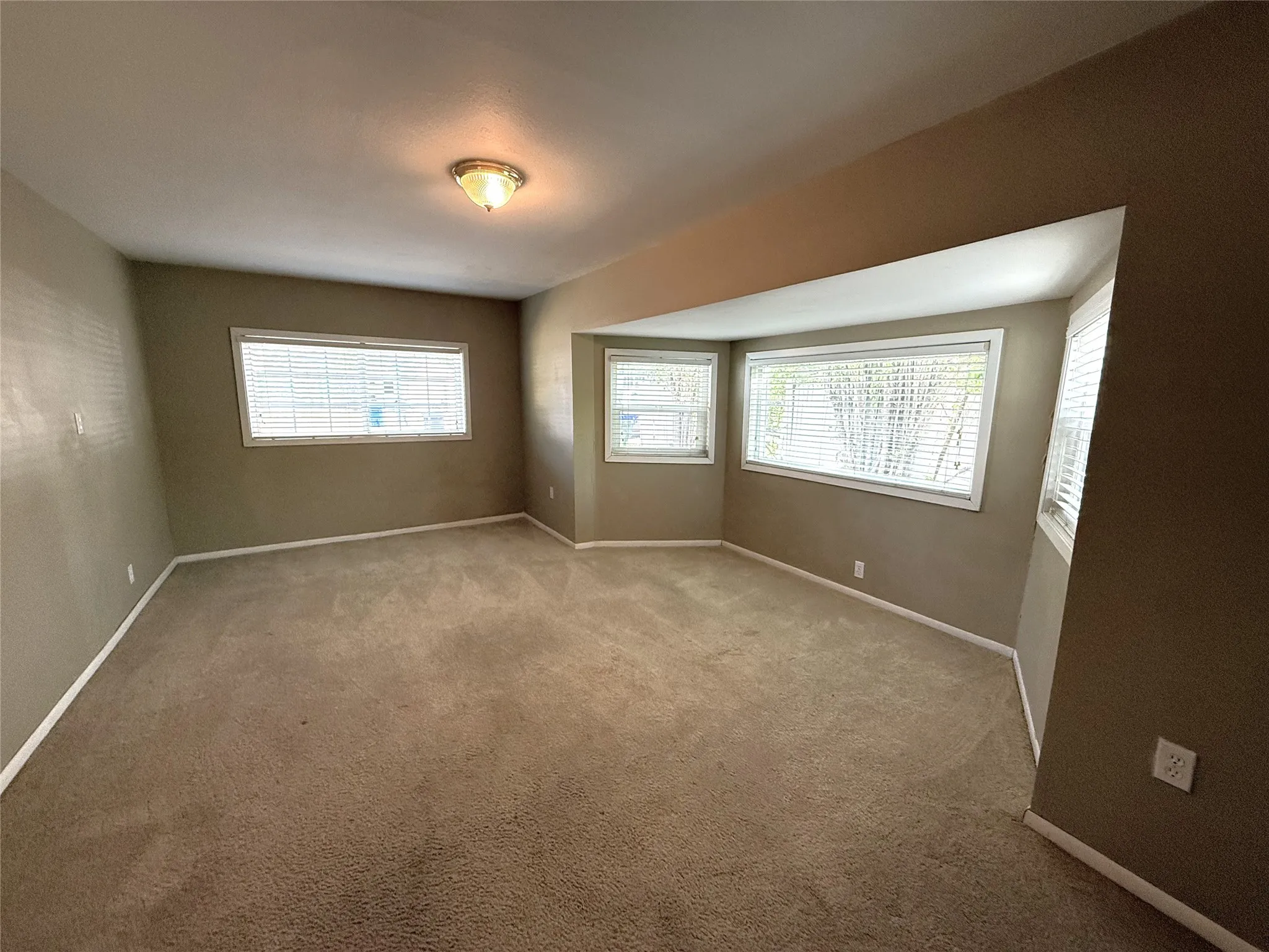 Single Family Residence For Sale in Mc Lennan County , 3520 Maple Avenue, Waco, Texas 76707, 4 Bedroom, 2 Bathroom, Garage spaces, 1,669 Sqft, built in 1950, mls#21396658, Real Estate Agent in Waco, Homes For Sale in Mc Lennan county, Homes For Sale in Waco, Realtor in Waco Texas, Real Estate Brokerage Independent Realty Texas, Luminita Cordes Realtor