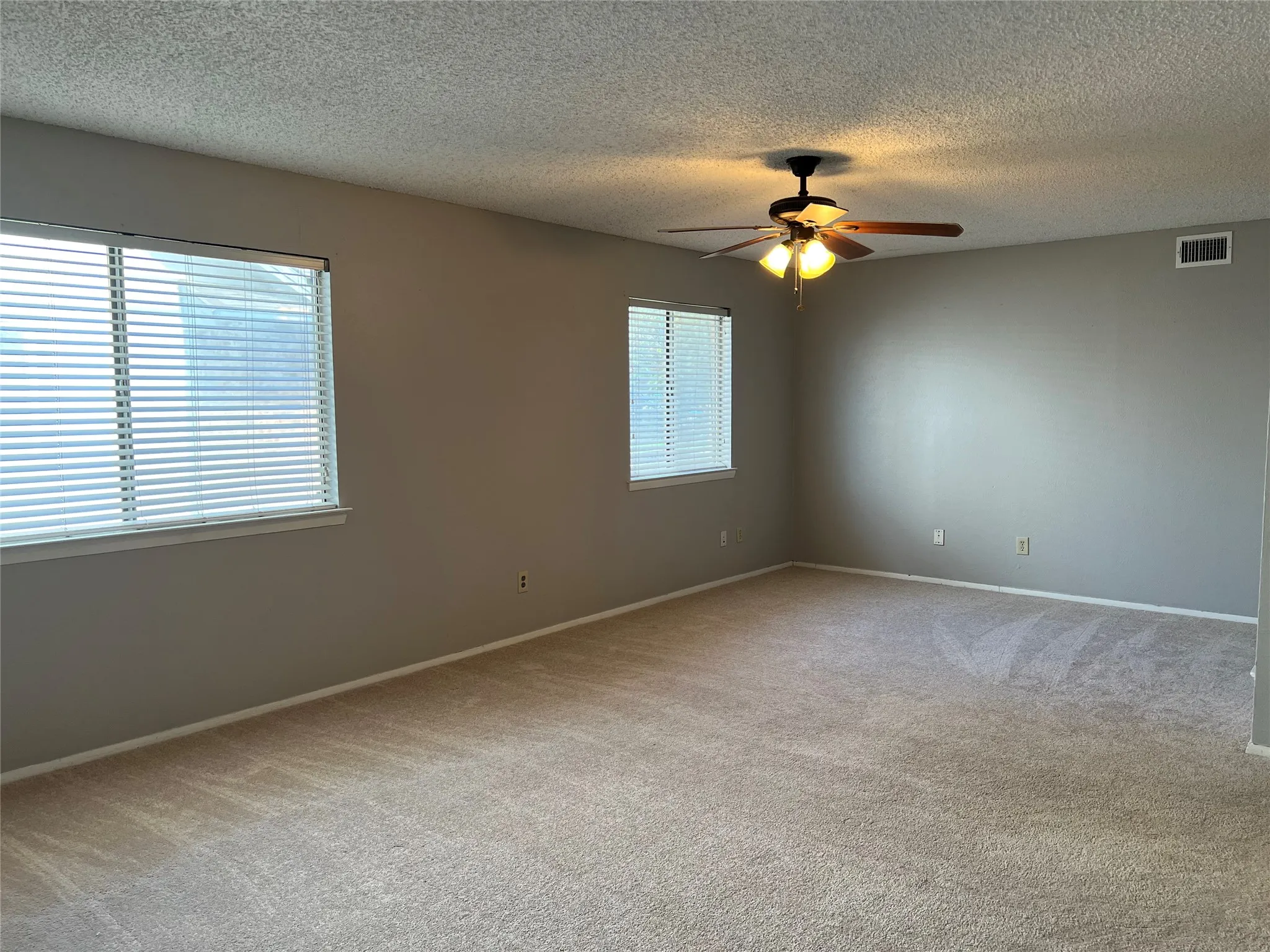 Single Family Residence For Rent in Denton County , 762 Red Wing Drive, Lewisville, Texas 75067, 3 Bedroom, 2 Bathroom, 2 Garage spaces, 1,581 Sqft, built in 1978, mls#21395429, Real Estate Agent in Lewisville, Homes For Rent in Denton county, Homes For Rent in Lewisville, Realtor in Lewisville Texas, Real Estate Brokerage Independent Realty Texas, Luminita Cordes Realtor