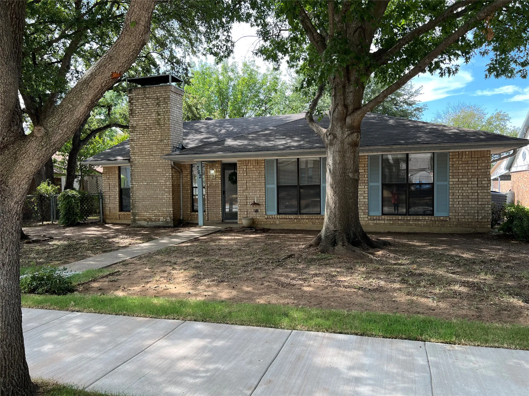 Single Family Residence For Rent