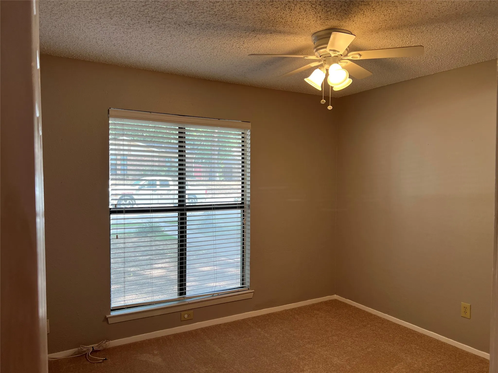 Single Family Residence For Rent in Denton County , 762 Red Wing Drive, Lewisville, Texas 75067, 3 Bedroom, 2 Bathroom, 2 Garage spaces, 1,581 Sqft, built in 1978, mls#21395429, Real Estate Agent in Lewisville, Homes For Rent in Denton county, Homes For Rent in Lewisville, Realtor in Lewisville Texas, Real Estate Brokerage Independent Realty Texas, Luminita Cordes Realtor