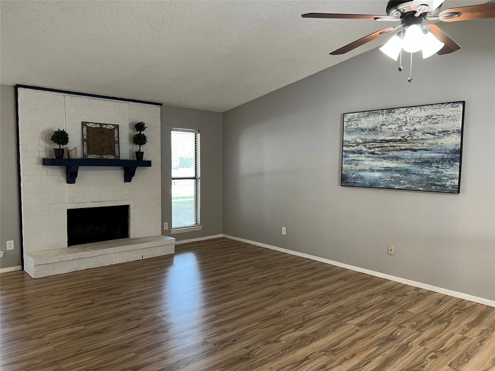 Single Family Residence For Rent in Denton County , 762 Red Wing Drive, Lewisville, Texas 75067, 3 Bedroom, 2 Bathroom, 2 Garage spaces, 1,581 Sqft, built in 1978, mls#21395429, Real Estate Agent in Lewisville, Homes For Rent in Denton county, Homes For Rent in Lewisville, Realtor in Lewisville Texas, Real Estate Brokerage Independent Realty Texas, Luminita Cordes Realtor