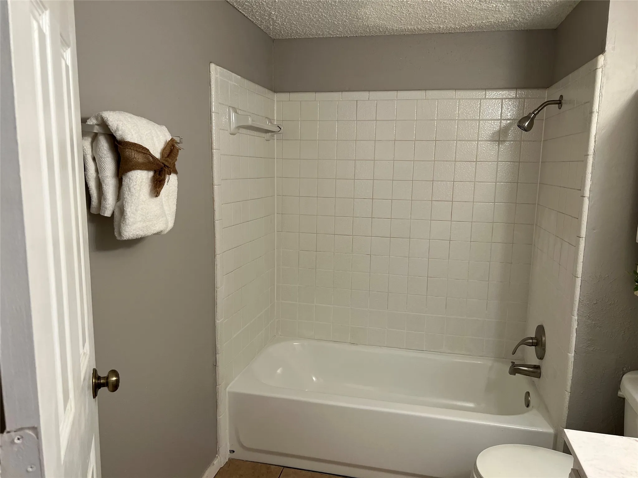 Single Family Residence For Rent in Denton County , 762 Red Wing Drive, Lewisville, Texas 75067, 3 Bedroom, 2 Bathroom, 2 Garage spaces, 1,581 Sqft, built in 1978, mls#21395429, Real Estate Agent in Lewisville, Homes For Rent in Denton county, Homes For Rent in Lewisville, Realtor in Lewisville Texas, Real Estate Brokerage Independent Realty Texas, Luminita Cordes Realtor