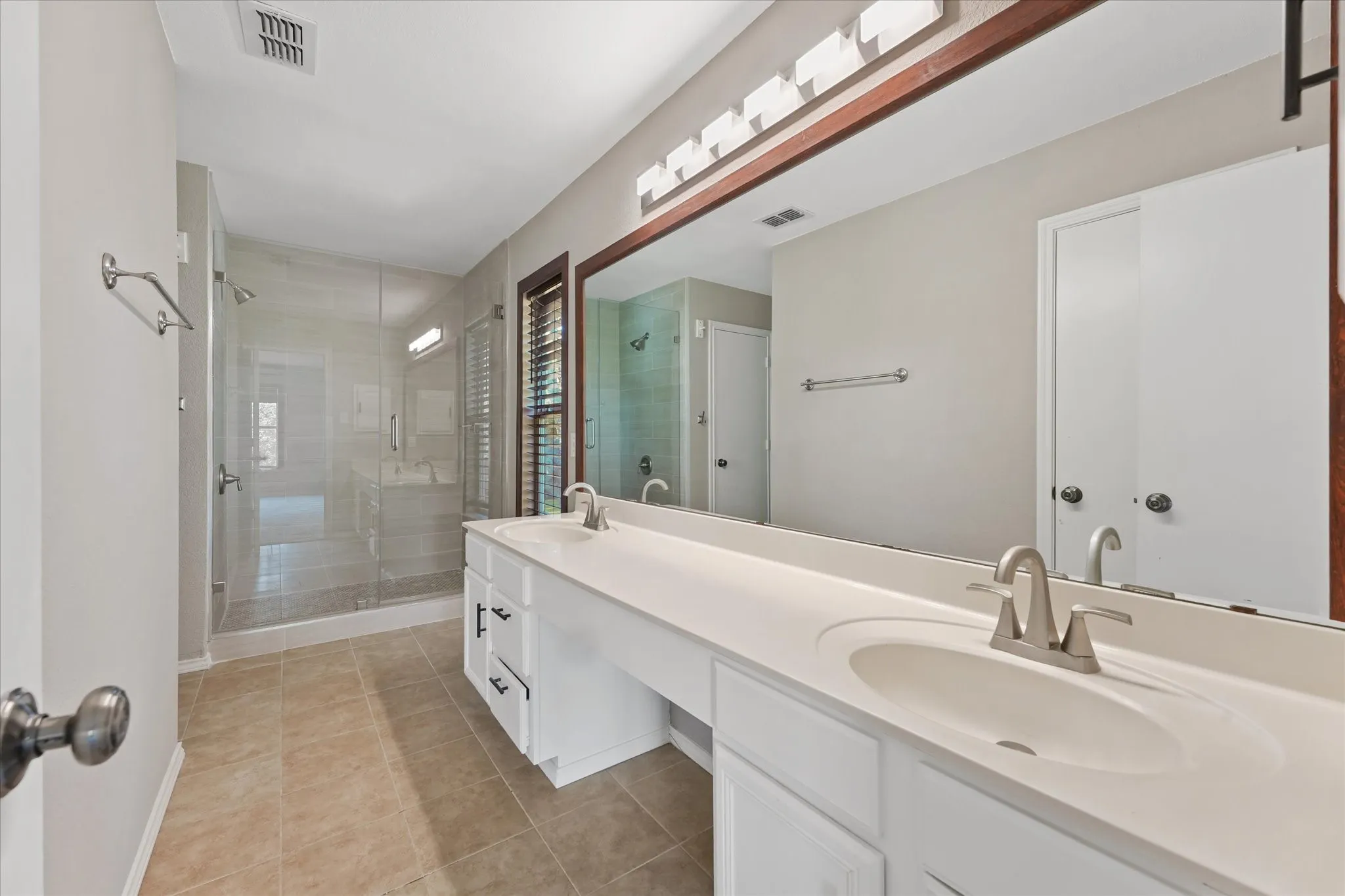 Single Family Residence For Sale in Collin County , 6410 Tara Lane, Frisco, Texas 75035, 3 Bedroom, 3 Bathroom, 2 Garage spaces, 2,860 Sqft, built in 1997, mls#21396687, Real Estate Agent in Frisco, Homes For Sale in Collin county, Homes For Sale in Frisco, Realtor in Frisco Texas, Real Estate Brokerage Independent Realty Texas, Luminita Cordes Realtor