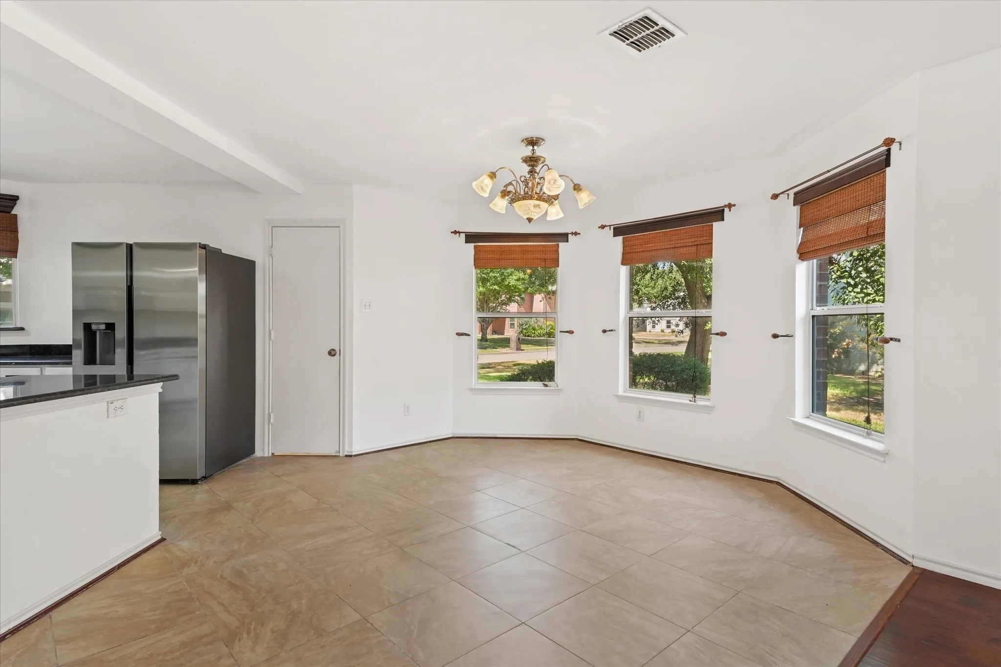 Single Family Residence For Sale in Collin County , 6410 Tara Lane, Frisco, Texas 75035, 3 Bedroom, 3 Bathroom, 2 Garage spaces, 2,860 Sqft, built in 1997, mls#21396687, Real Estate Agent in Frisco, Homes For Sale in Collin county, Homes For Sale in Frisco, Realtor in Frisco Texas, Real Estate Brokerage Independent Realty Texas, Luminita Cordes Realtor