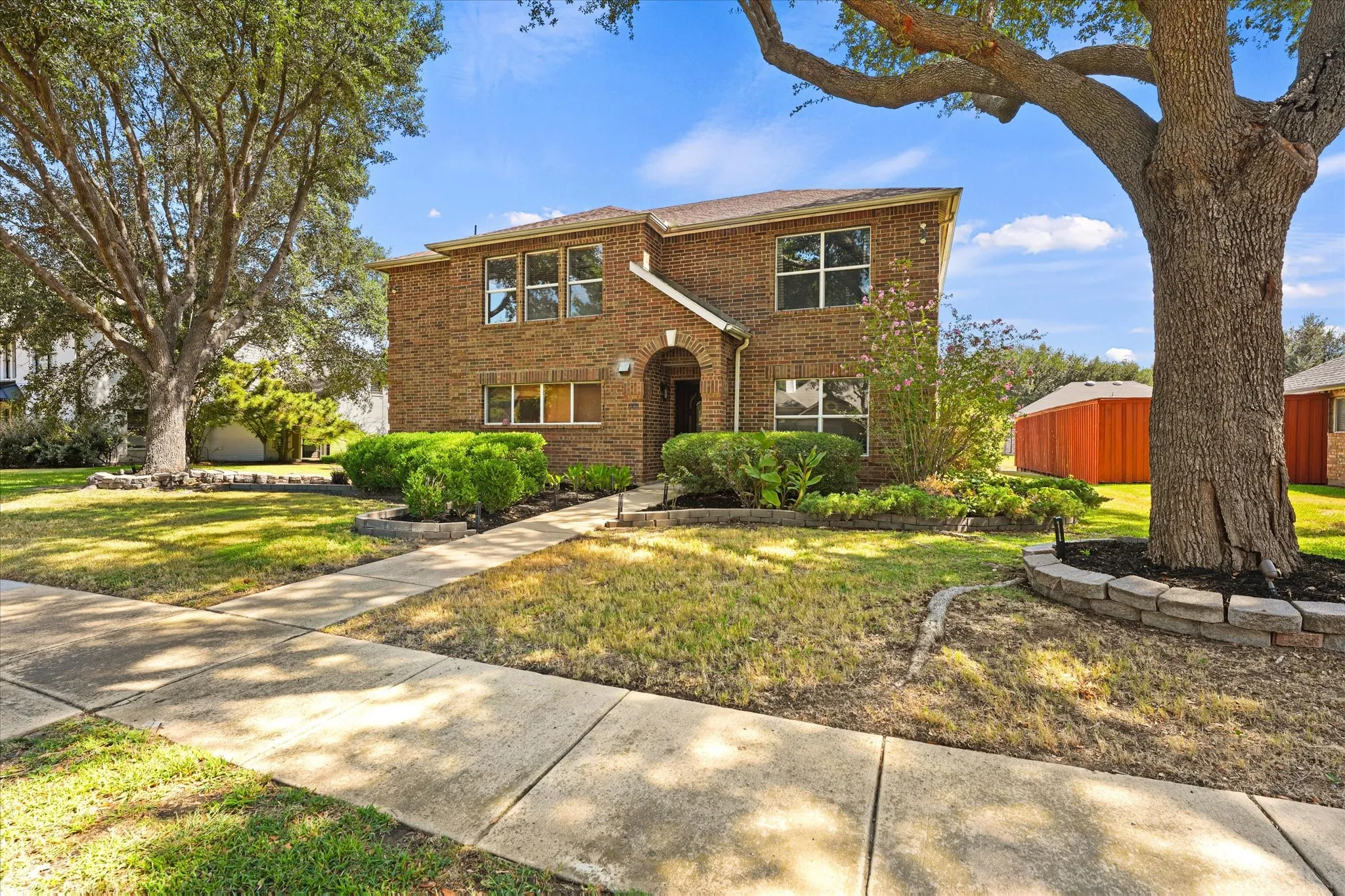 Single Family Residence For Sale in Collin County , 6410 Tara Lane, Frisco, Texas 75035, 3 Bedroom, 3 Bathroom, 2 Garage spaces, 2,860 Sqft, built in 1997, mls#21396687, Real Estate Agent in Frisco, Homes For Sale in Collin county, Homes For Sale in Frisco, Realtor in Frisco Texas, Real Estate Brokerage Independent Realty Texas, Luminita Cordes Realtor