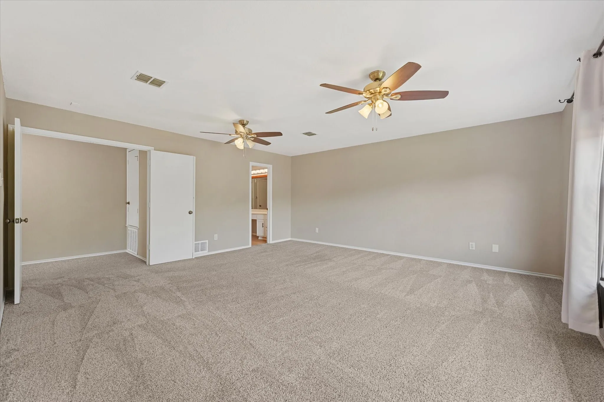 Single Family Residence For Sale in Collin County , 6410 Tara Lane, Frisco, Texas 75035, 3 Bedroom, 3 Bathroom, 2 Garage spaces, 2,860 Sqft, built in 1997, mls#21396687, Real Estate Agent in Frisco, Homes For Sale in Collin county, Homes For Sale in Frisco, Realtor in Frisco Texas, Real Estate Brokerage Independent Realty Texas, Luminita Cordes Realtor