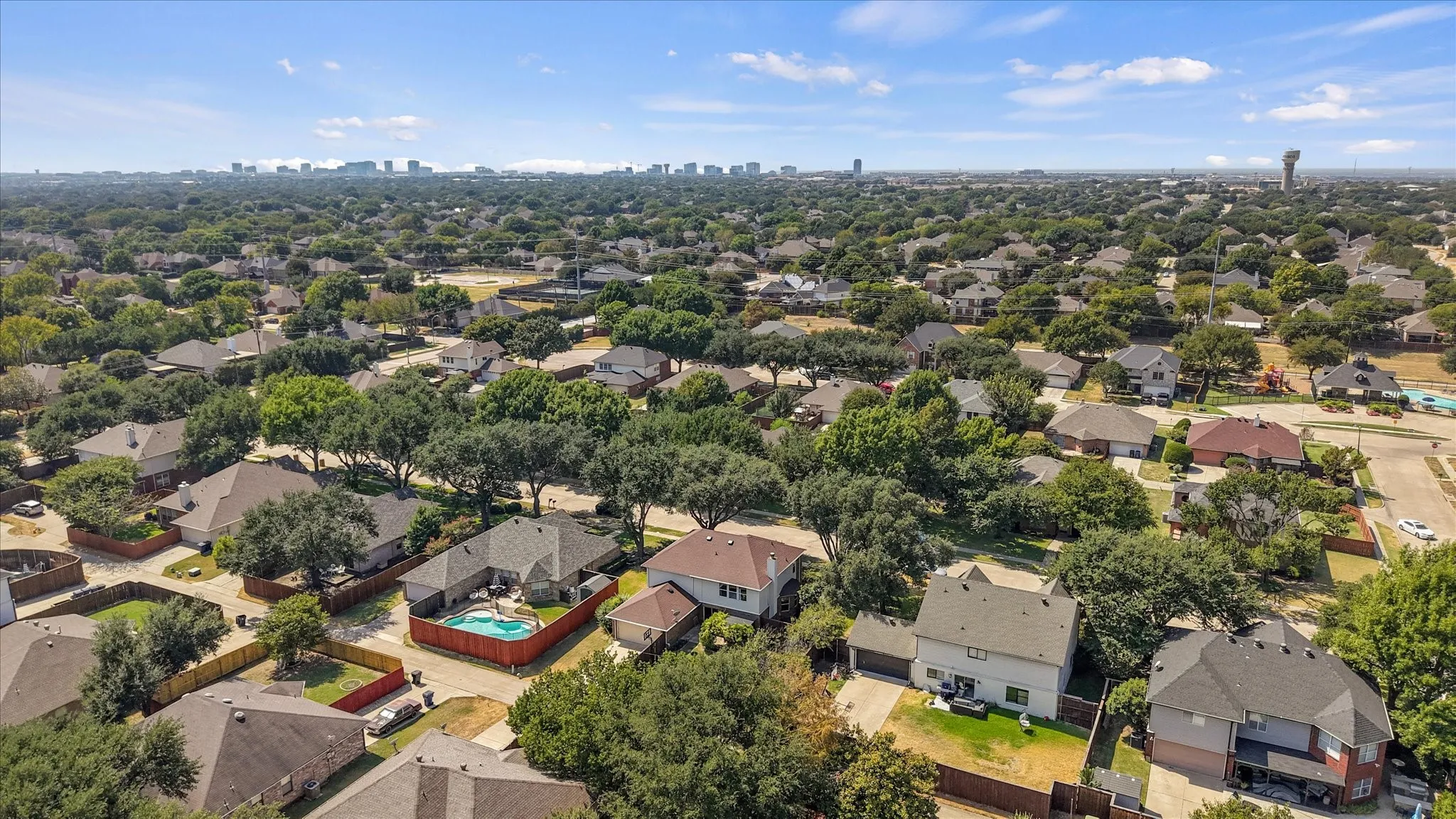 Single Family Residence For Sale in Collin County , 6410 Tara Lane, Frisco, Texas 75035, 3 Bedroom, 3 Bathroom, 2 Garage spaces, 2,860 Sqft, built in 1997, mls#21396687, Real Estate Agent in Frisco, Homes For Sale in Collin county, Homes For Sale in Frisco, Realtor in Frisco Texas, Real Estate Brokerage Independent Realty Texas, Luminita Cordes Realtor