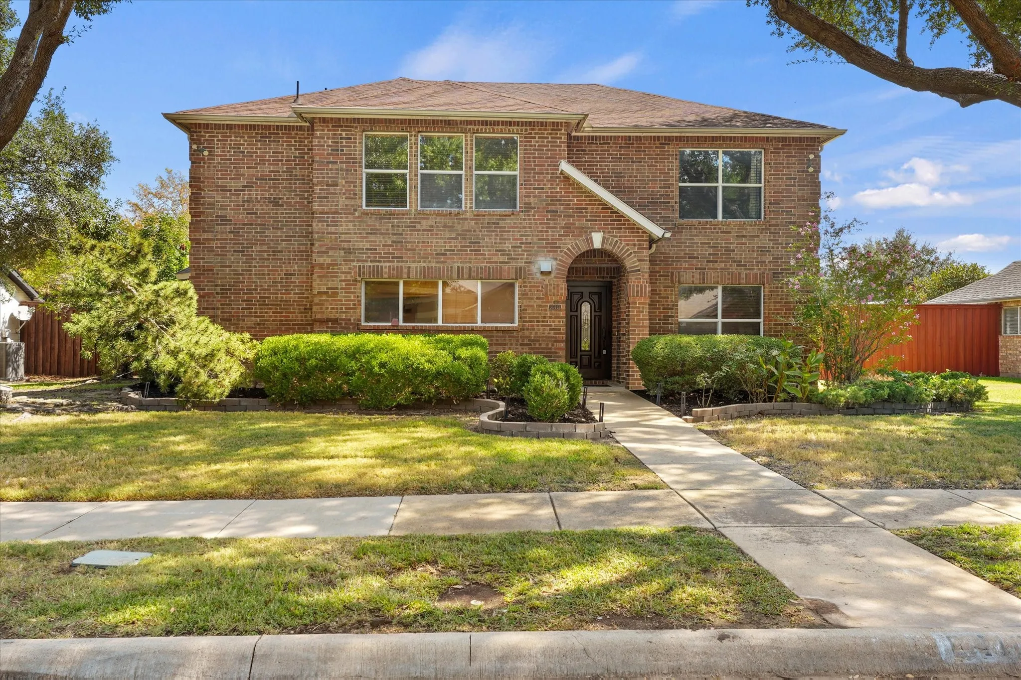Single Family Residence For Sale in Collin County , 6410 Tara Lane, Frisco, Texas 75035, 3 Bedroom, 3 Bathroom, 2 Garage spaces, 2,860 Sqft, built in 1997, mls#21396687, Real Estate Agent in Frisco, Homes For Sale in Collin county, Homes For Sale in Frisco, Realtor in Frisco Texas, Real Estate Brokerage Independent Realty Texas, Luminita Cordes Realtor