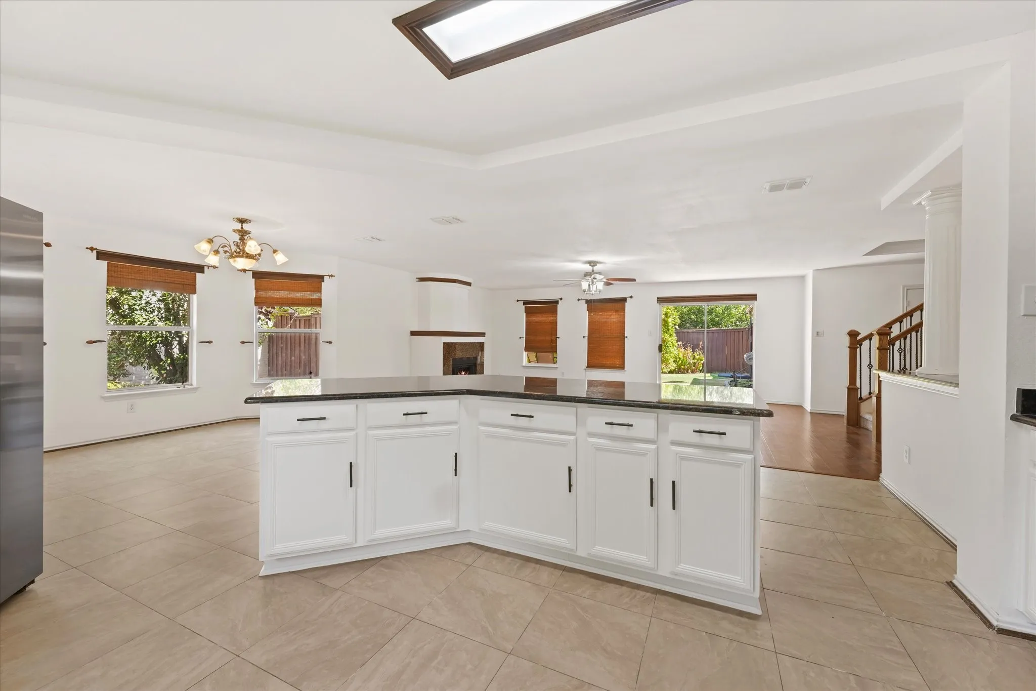 Single Family Residence For Sale in Collin County , 6410 Tara Lane, Frisco, Texas 75035, 3 Bedroom, 3 Bathroom, 2 Garage spaces, 2,860 Sqft, built in 1997, mls#21396687, Real Estate Agent in Frisco, Homes For Sale in Collin county, Homes For Sale in Frisco, Realtor in Frisco Texas, Real Estate Brokerage Independent Realty Texas, Luminita Cordes Realtor
