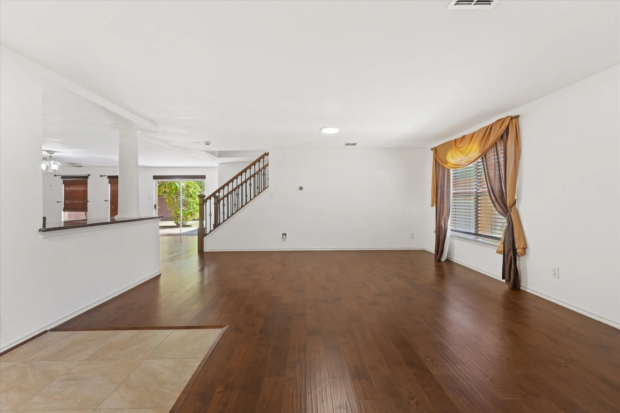 Single Family Residence For Sale in Collin County , 6410 Tara Lane, Frisco, Texas 75035, 3 Bedroom, 3 Bathroom, 2 Garage spaces, 2,860 Sqft, built in 1997, mls#21396687, Real Estate Agent in Frisco, Homes For Sale in Collin county, Homes For Sale in Frisco, Realtor in Frisco Texas, Real Estate Brokerage Independent Realty Texas, Luminita Cordes Realtor