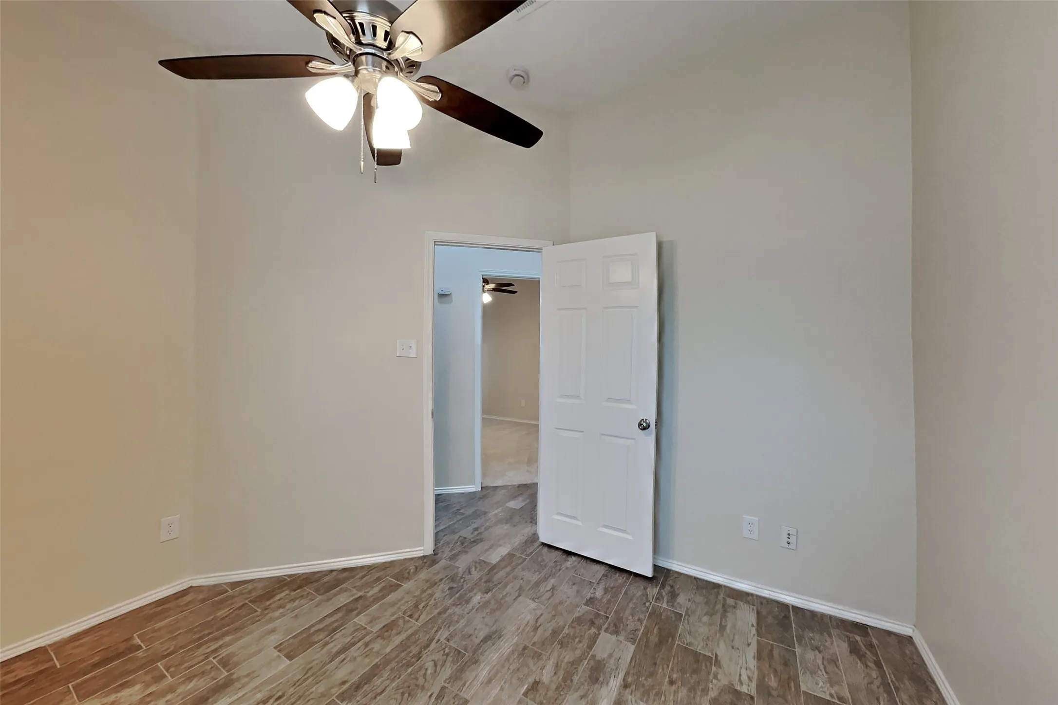 Single Family Residence For Rent in Tarrant County , 5825 Imes Lane, Fort Worth, Texas 76179, 3 Bedroom, 2 Bathroom, 2 Garage spaces, 1,826 Sqft, built in 2002, mls#21396683, Real Estate Agent in Fort Worth, Homes For Rent in Tarrant county, Homes For Rent in Fort Worth, Realtor in Fort Worth Texas, Real Estate Brokerage Independent Realty Texas, Luminita Cordes Realtor