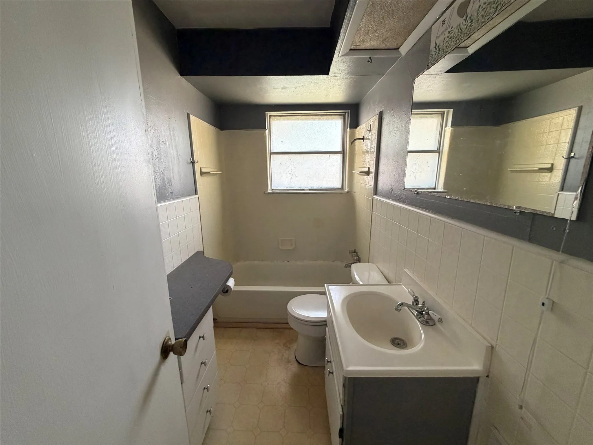 Single Family Residence For Sale in Dallas County , 3046 Cameo Lane, Farmers Branch, Texas 75234, 3 Bedroom, 2 Bathroom, 2 Garage spaces, 1,209 Sqft, built in 1958, mls#21396669, Real Estate Agent in Farmers Branch, Homes For Sale in Dallas county, Homes For Sale in Farmers Branch, Realtor in Farmers Branch Texas, Real Estate Brokerage Independent Realty Texas, Luminita Cordes Realtor