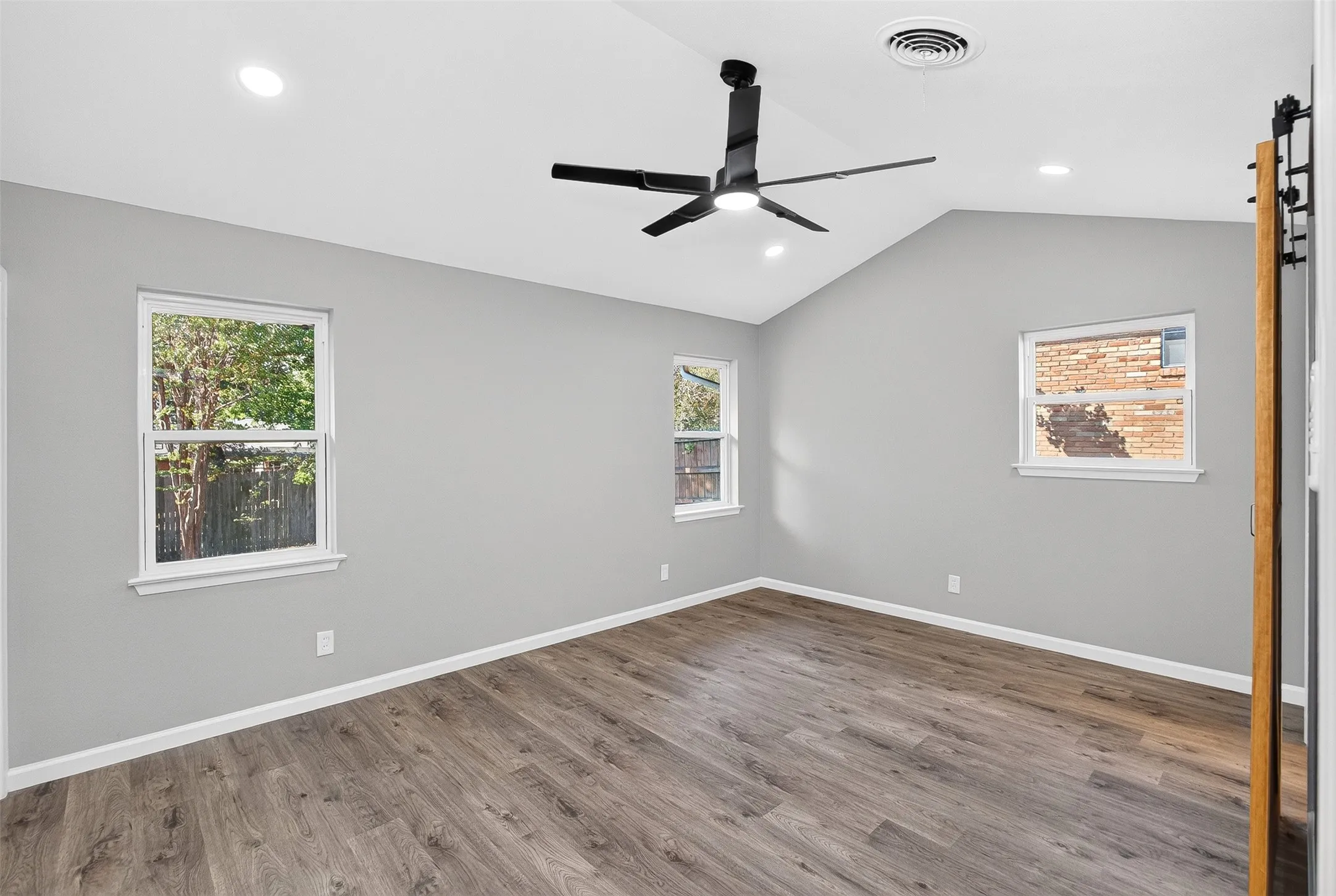 Single Family Residence For Sale in Tarrant County , 7344 Monterrey Drive, Fort Worth, Texas 76112, 3 Bedroom, 2 Bathroom, 2 Garage spaces, 2,001 Sqft, built in 1964, mls#21396692, Real Estate Agent in Fort Worth, Homes For Sale in Tarrant county, Homes For Sale in Fort Worth, Realtor in Fort Worth Texas, Real Estate Brokerage Independent Realty Texas, Luminita Cordes Realtor
