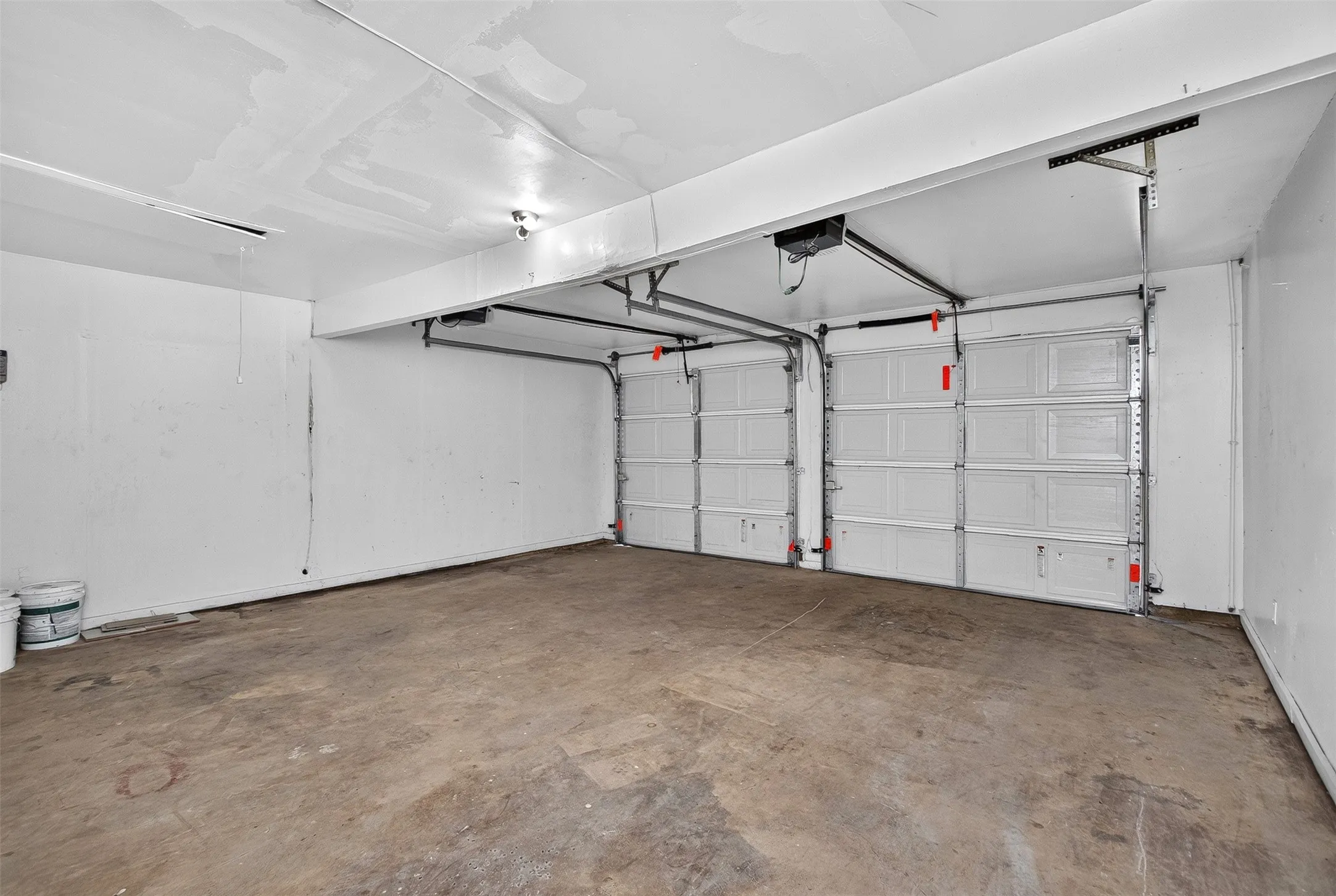 Single Family Residence For Sale in Tarrant County , 7344 Monterrey Drive, Fort Worth, Texas 76112, 3 Bedroom, 2 Bathroom, 2 Garage spaces, 2,001 Sqft, built in 1964, mls#21396692, Real Estate Agent in Fort Worth, Homes For Sale in Tarrant county, Homes For Sale in Fort Worth, Realtor in Fort Worth Texas, Real Estate Brokerage Independent Realty Texas, Luminita Cordes Realtor