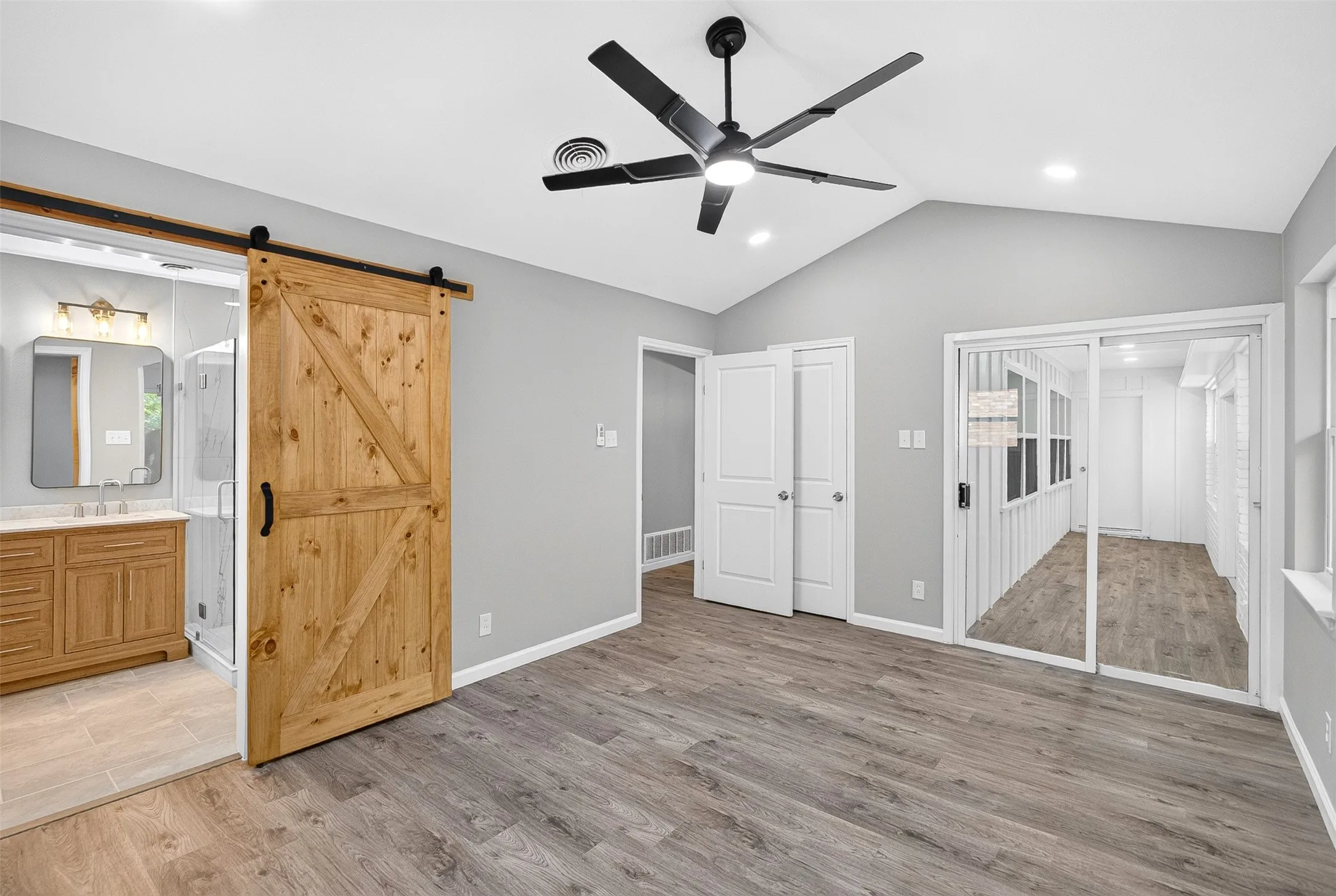 Single Family Residence For Sale in Tarrant County , 7344 Monterrey Drive, Fort Worth, Texas 76112, 3 Bedroom, 2 Bathroom, 2 Garage spaces, 2,001 Sqft, built in 1964, mls#21396692, Real Estate Agent in Fort Worth, Homes For Sale in Tarrant county, Homes For Sale in Fort Worth, Realtor in Fort Worth Texas, Real Estate Brokerage Independent Realty Texas, Luminita Cordes Realtor