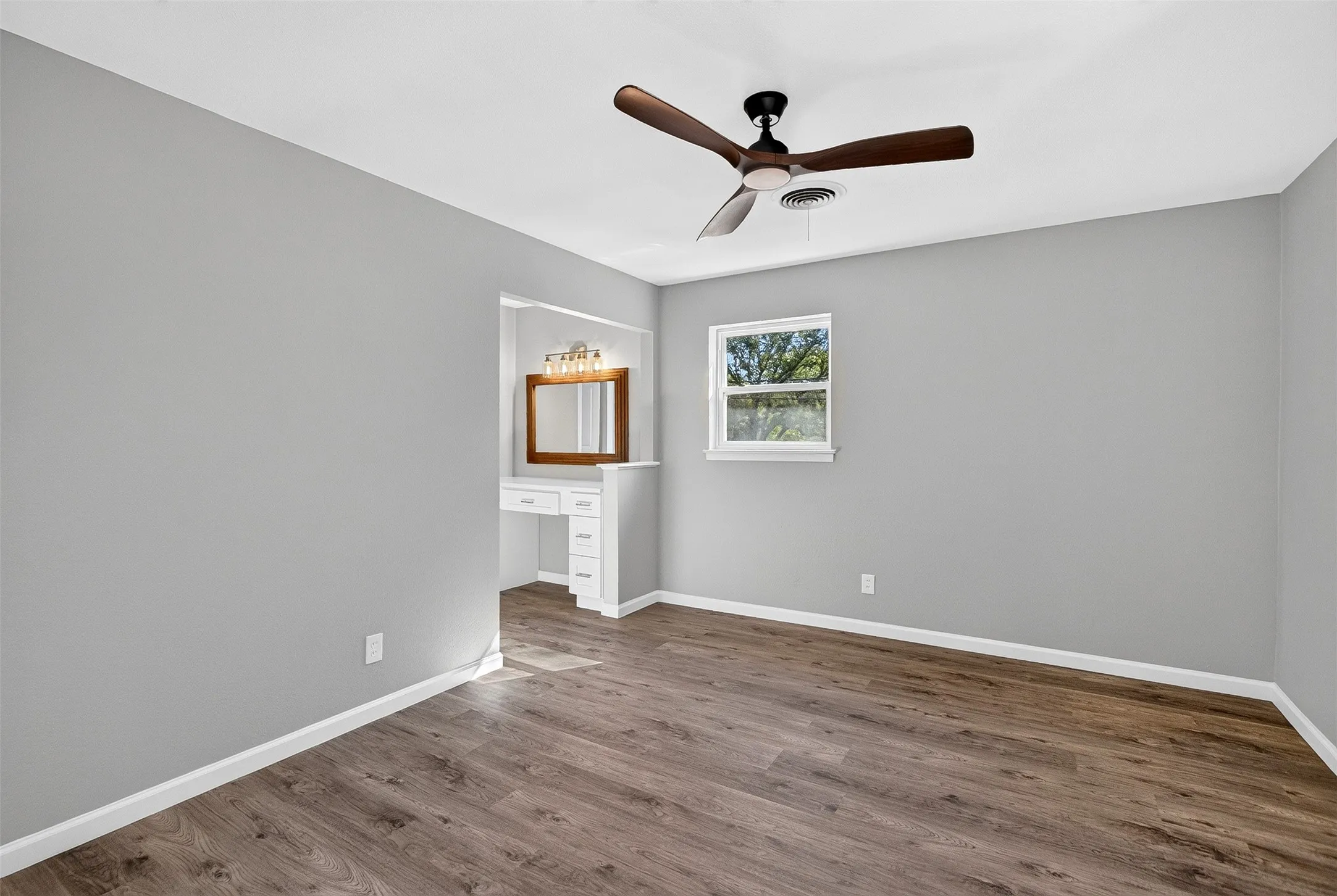 Single Family Residence For Sale in Tarrant County , 7344 Monterrey Drive, Fort Worth, Texas 76112, 3 Bedroom, 2 Bathroom, 2 Garage spaces, 2,001 Sqft, built in 1964, mls#21396692, Real Estate Agent in Fort Worth, Homes For Sale in Tarrant county, Homes For Sale in Fort Worth, Realtor in Fort Worth Texas, Real Estate Brokerage Independent Realty Texas, Luminita Cordes Realtor