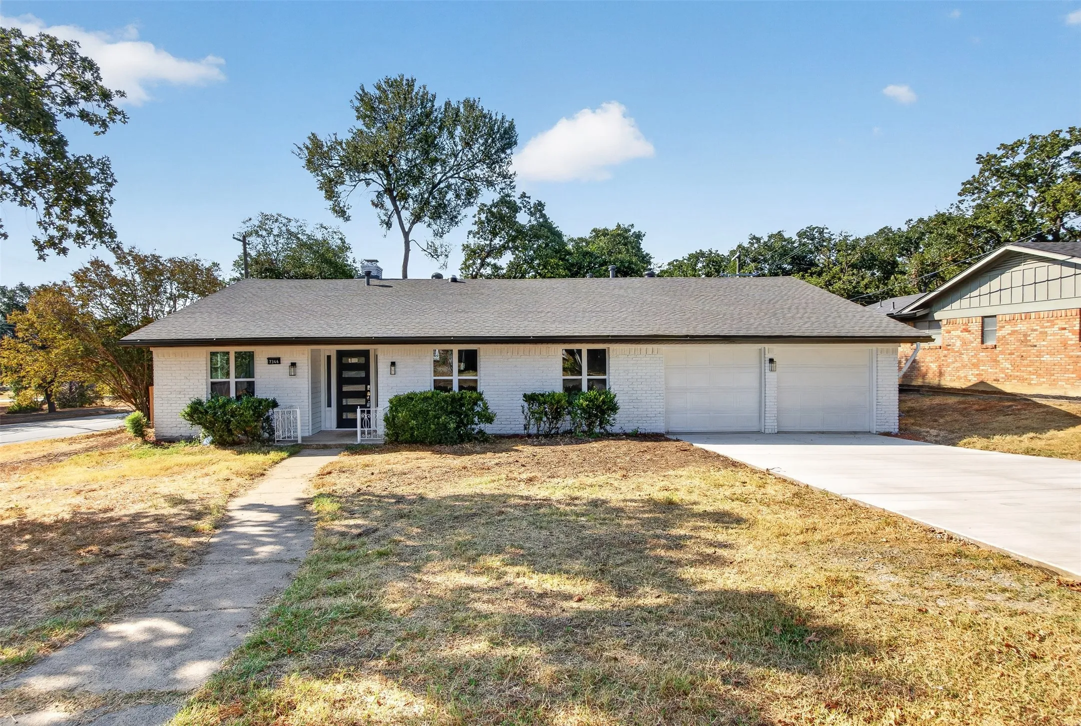 Single Family Residence For Sale in Tarrant County , 7344 Monterrey Drive, Fort Worth, Texas 76112, 3 Bedroom, 2 Bathroom, 2 Garage spaces, 2,001 Sqft, built in 1964, mls#21396692, Real Estate Agent in Fort Worth, Homes For Sale in Tarrant county, Homes For Sale in Fort Worth, Realtor in Fort Worth Texas, Real Estate Brokerage Independent Realty Texas, Luminita Cordes Realtor