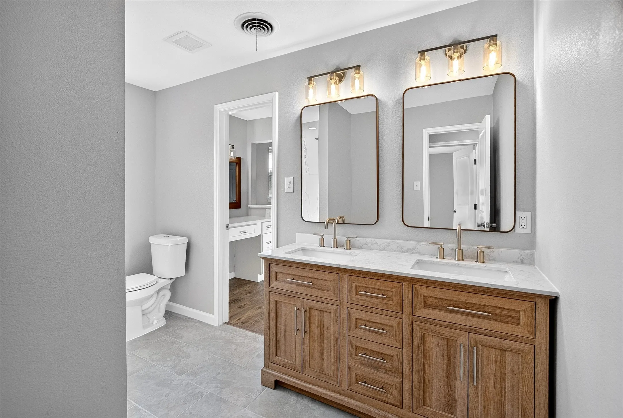 Single Family Residence For Sale in Tarrant County , 7344 Monterrey Drive, Fort Worth, Texas 76112, 3 Bedroom, 2 Bathroom, 2 Garage spaces, 2,001 Sqft, built in 1964, mls#21396692, Real Estate Agent in Fort Worth, Homes For Sale in Tarrant county, Homes For Sale in Fort Worth, Realtor in Fort Worth Texas, Real Estate Brokerage Independent Realty Texas, Luminita Cordes Realtor