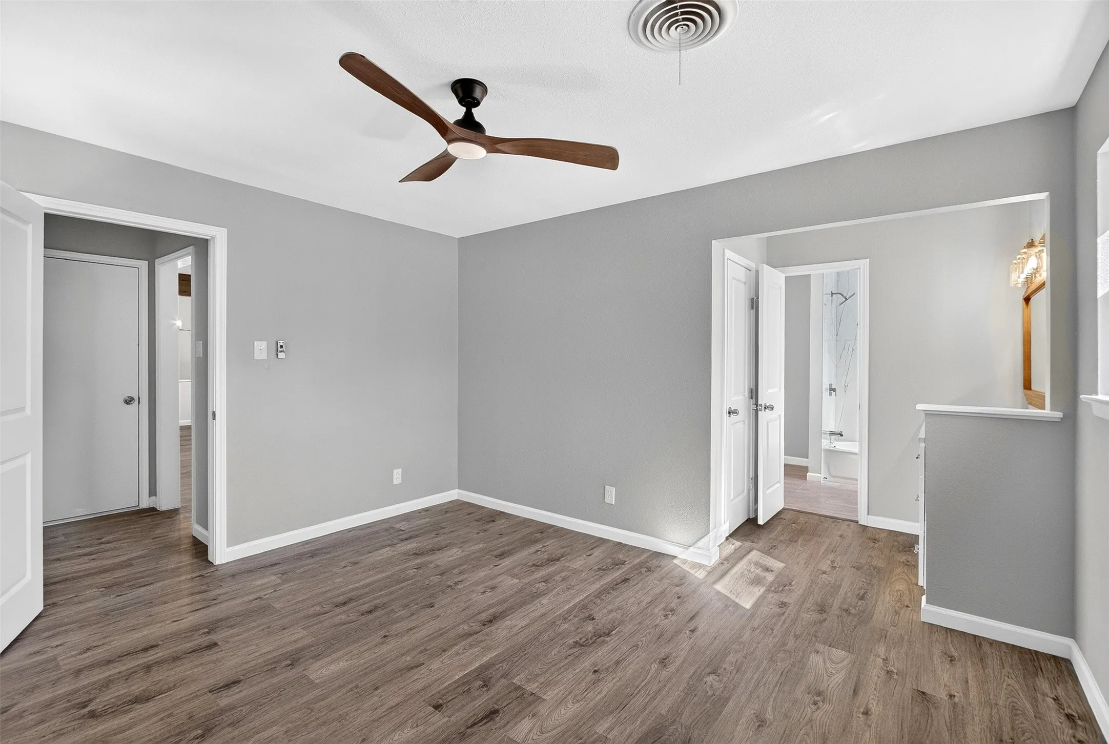 Single Family Residence For Sale in Tarrant County , 7344 Monterrey Drive, Fort Worth, Texas 76112, 3 Bedroom, 2 Bathroom, 2 Garage spaces, 2,001 Sqft, built in 1964, mls#21396692, Real Estate Agent in Fort Worth, Homes For Sale in Tarrant county, Homes For Sale in Fort Worth, Realtor in Fort Worth Texas, Real Estate Brokerage Independent Realty Texas, Luminita Cordes Realtor