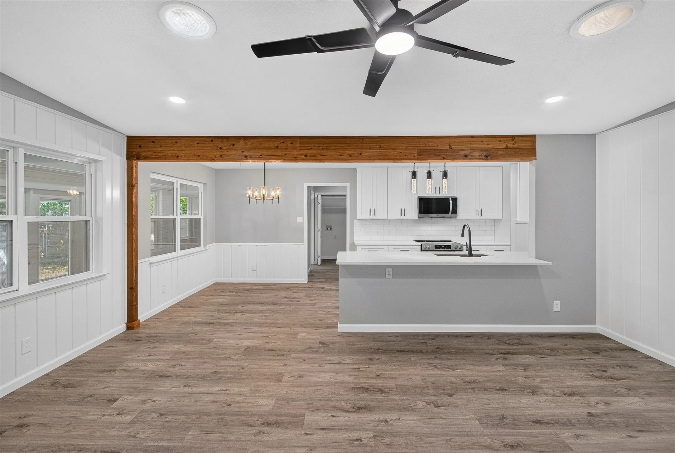 Single Family Residence For Sale in Tarrant County , 7344 Monterrey Drive, Fort Worth, Texas 76112, 3 Bedroom, 2 Bathroom, 2 Garage spaces, 2,001 Sqft, built in 1964, mls#21396692, Real Estate Agent in Fort Worth, Homes For Sale in Tarrant county, Homes For Sale in Fort Worth, Realtor in Fort Worth Texas, Real Estate Brokerage Independent Realty Texas, Luminita Cordes Realtor