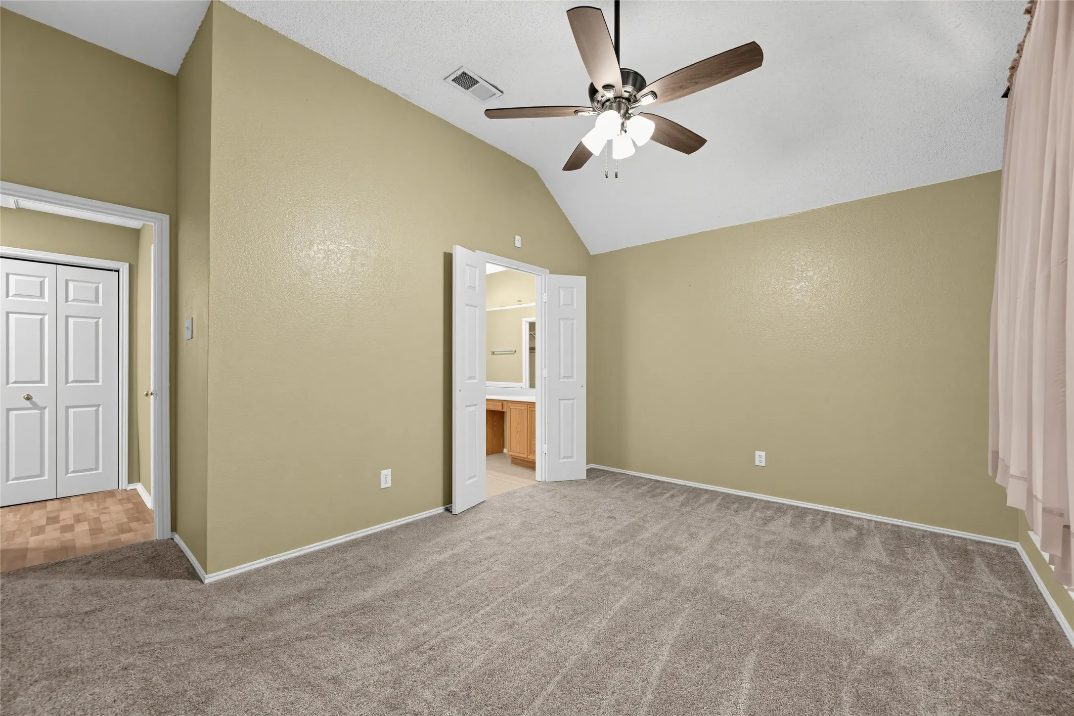 Single Family Residence For Sale in Kaufman County , 507 Willow Lane, Forney, Texas 75126, 3 Bedroom, 2 Bathroom, 2 Garage spaces, 1,516 Sqft, built in 2000, mls#21396693, Real Estate Agent in Forney, Homes For Sale in Kaufman county, Homes For Sale in Forney, Realtor in Forney Texas, Real Estate Brokerage Independent Realty Texas, Luminita Cordes Realtor
