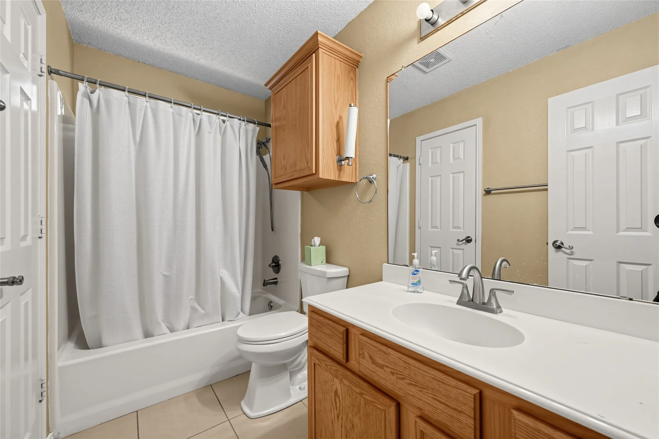 Single Family Residence For Sale in Kaufman County , 507 Willow Lane, Forney, Texas 75126, 3 Bedroom, 2 Bathroom, 2 Garage spaces, 1,516 Sqft, built in 2000, mls#21396693, Real Estate Agent in Forney, Homes For Sale in Kaufman county, Homes For Sale in Forney, Realtor in Forney Texas, Real Estate Brokerage Independent Realty Texas, Luminita Cordes Realtor