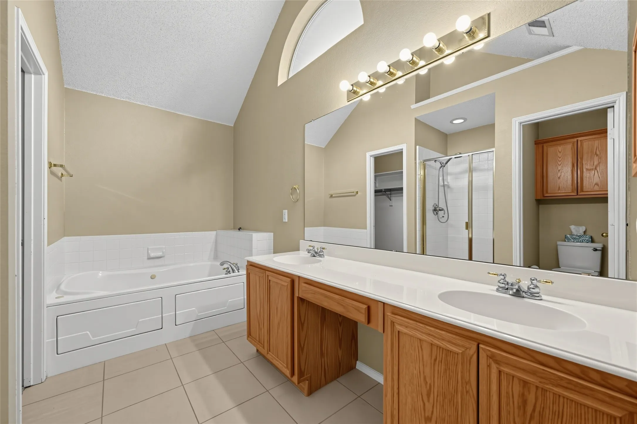 Single Family Residence For Sale in Kaufman County , 507 Willow Lane, Forney, Texas 75126, 3 Bedroom, 2 Bathroom, 2 Garage spaces, 1,516 Sqft, built in 2000, mls#21396693, Real Estate Agent in Forney, Homes For Sale in Kaufman county, Homes For Sale in Forney, Realtor in Forney Texas, Real Estate Brokerage Independent Realty Texas, Luminita Cordes Realtor