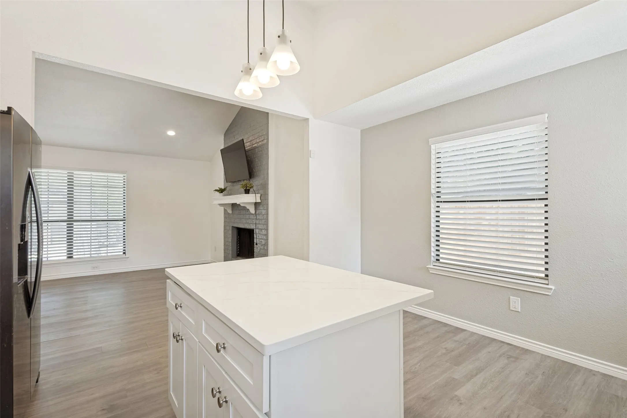 Single Family Residence For Rent in Collin County , 1203 S College Street, Mc Kinney, Texas 75069, 3 Bedroom, 2 Bathroom, 2 Garage spaces, 1,242 Sqft, built in 1983, mls#21396690, Real Estate Agent in Mc Kinney, Homes For Rent in Collin county, Homes For Rent in Mc Kinney, Realtor in Mc Kinney Texas, Real Estate Brokerage Independent Realty Texas, Luminita Cordes Realtor