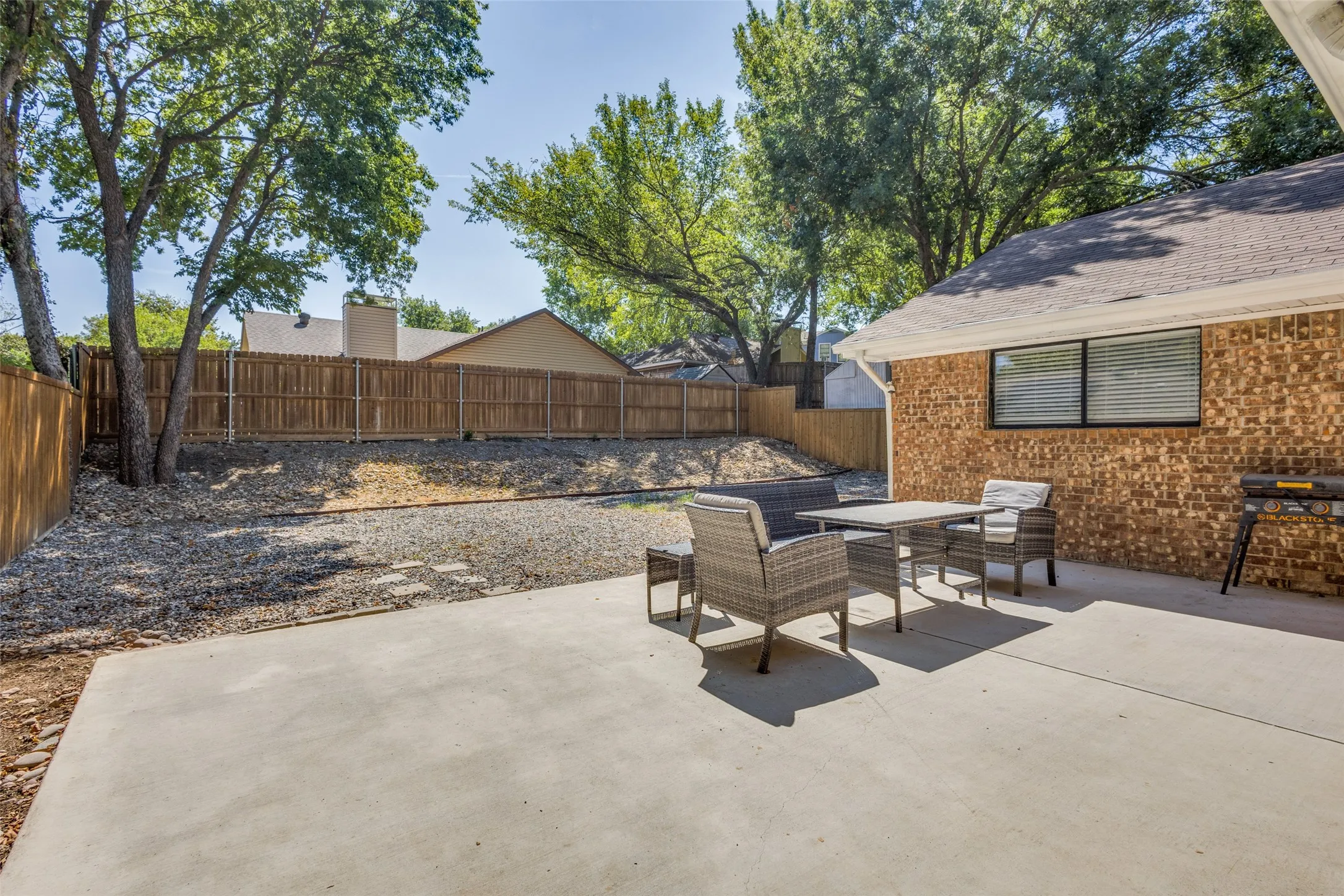 Single Family Residence For Rent in Collin County , 1203 S College Street, Mc Kinney, Texas 75069, 3 Bedroom, 2 Bathroom, 2 Garage spaces, 1,242 Sqft, built in 1983, mls#21396690, Real Estate Agent in Mc Kinney, Homes For Rent in Collin county, Homes For Rent in Mc Kinney, Realtor in Mc Kinney Texas, Real Estate Brokerage Independent Realty Texas, Luminita Cordes Realtor