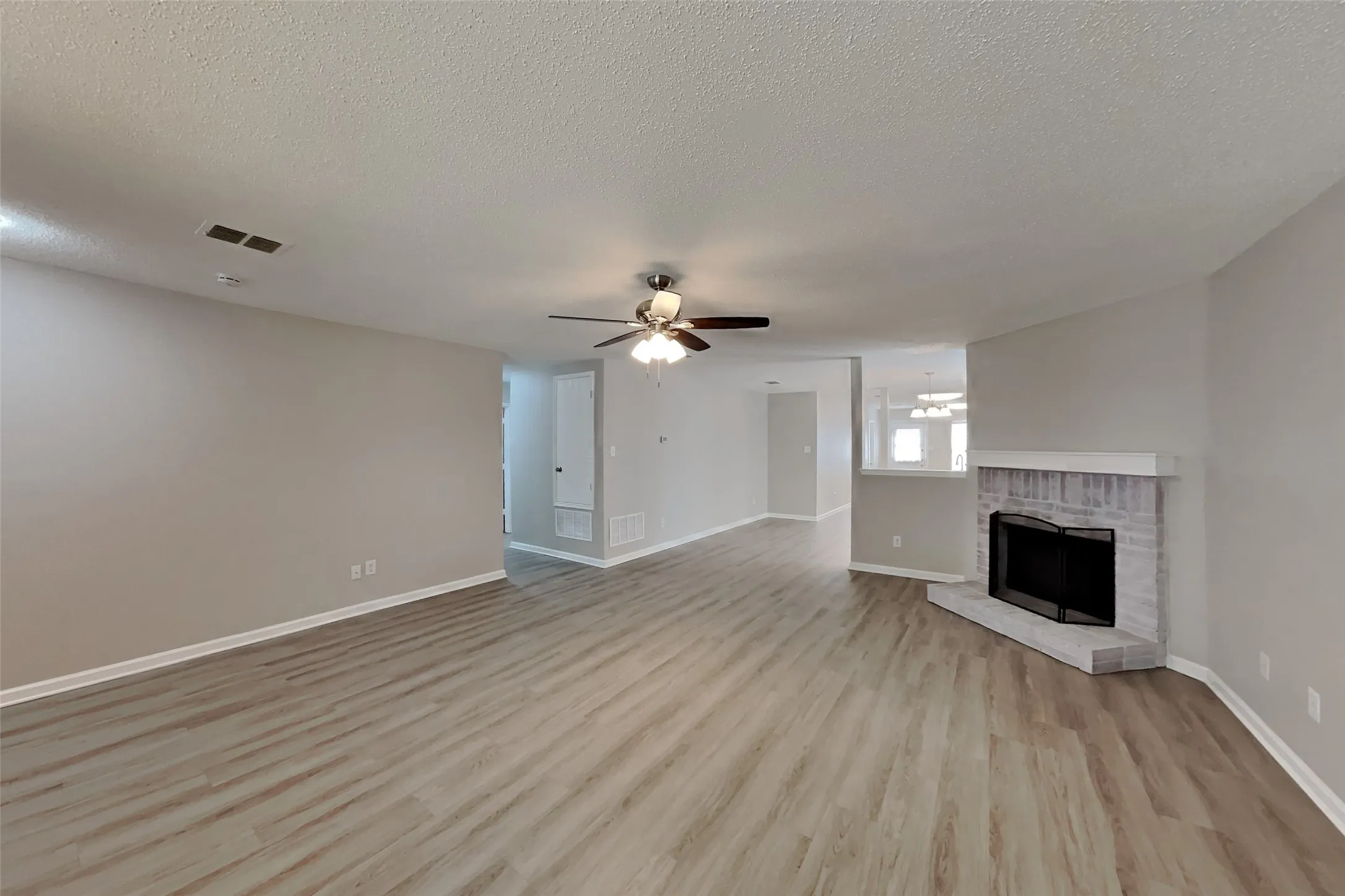 Single Family Residence For Rent in Denton County , 2717 Lazy Oak Drive, Little Elm, Texas 75068, 3 Bedroom, 2 Bathroom, 2 Garage spaces, 1,868 Sqft, built in 2002, mls#21396695, Real Estate Agent in Little Elm, Homes For Rent in Denton county, Homes For Rent in Little Elm, Realtor in Little Elm Texas, Real Estate Brokerage Independent Realty Texas, Luminita Cordes Realtor