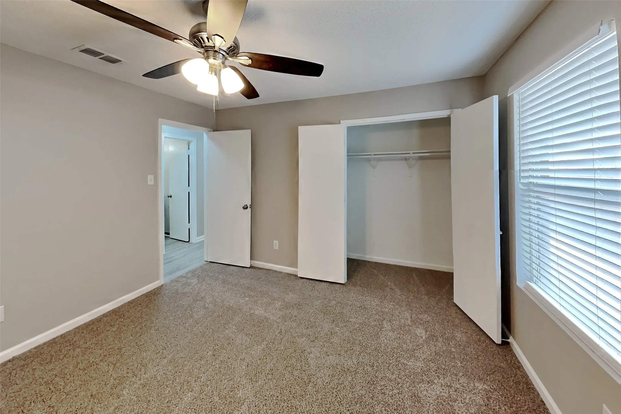Single Family Residence For Rent in Denton County , 2717 Lazy Oak Drive, Little Elm, Texas 75068, 3 Bedroom, 2 Bathroom, 2 Garage spaces, 1,868 Sqft, built in 2002, mls#21396695, Real Estate Agent in Little Elm, Homes For Rent in Denton county, Homes For Rent in Little Elm, Realtor in Little Elm Texas, Real Estate Brokerage Independent Realty Texas, Luminita Cordes Realtor