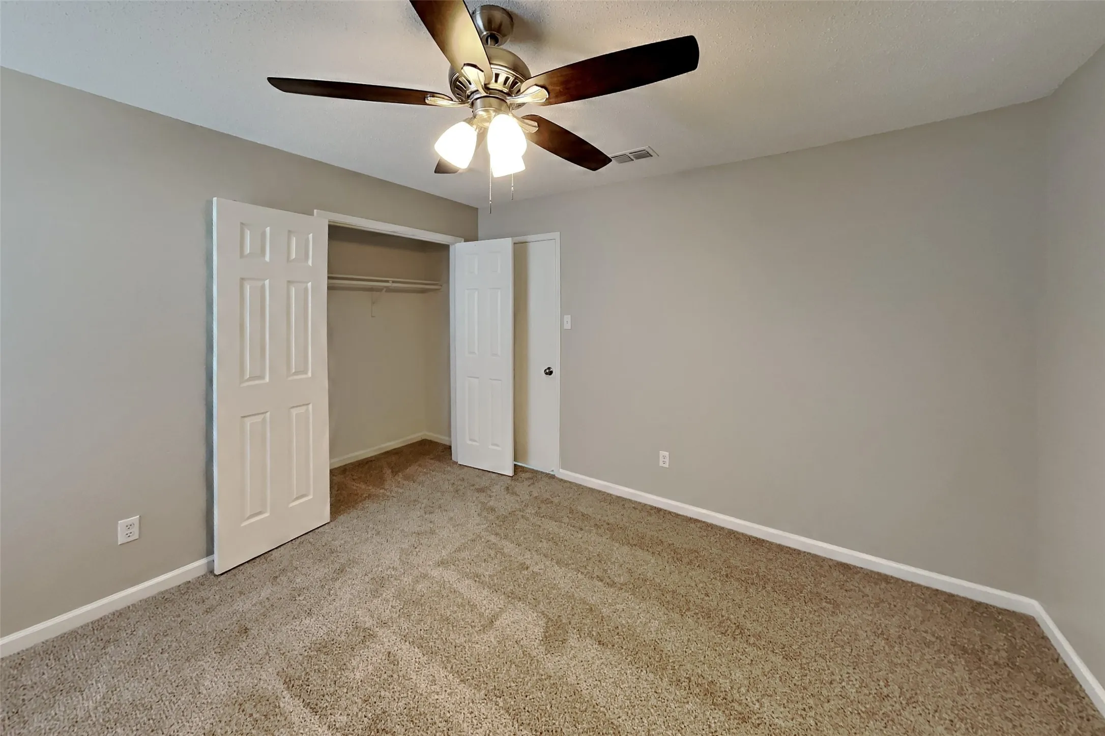 Single Family Residence For Rent in Denton County , 2717 Lazy Oak Drive, Little Elm, Texas 75068, 3 Bedroom, 2 Bathroom, 2 Garage spaces, 1,868 Sqft, built in 2002, mls#21396695, Real Estate Agent in Little Elm, Homes For Rent in Denton county, Homes For Rent in Little Elm, Realtor in Little Elm Texas, Real Estate Brokerage Independent Realty Texas, Luminita Cordes Realtor