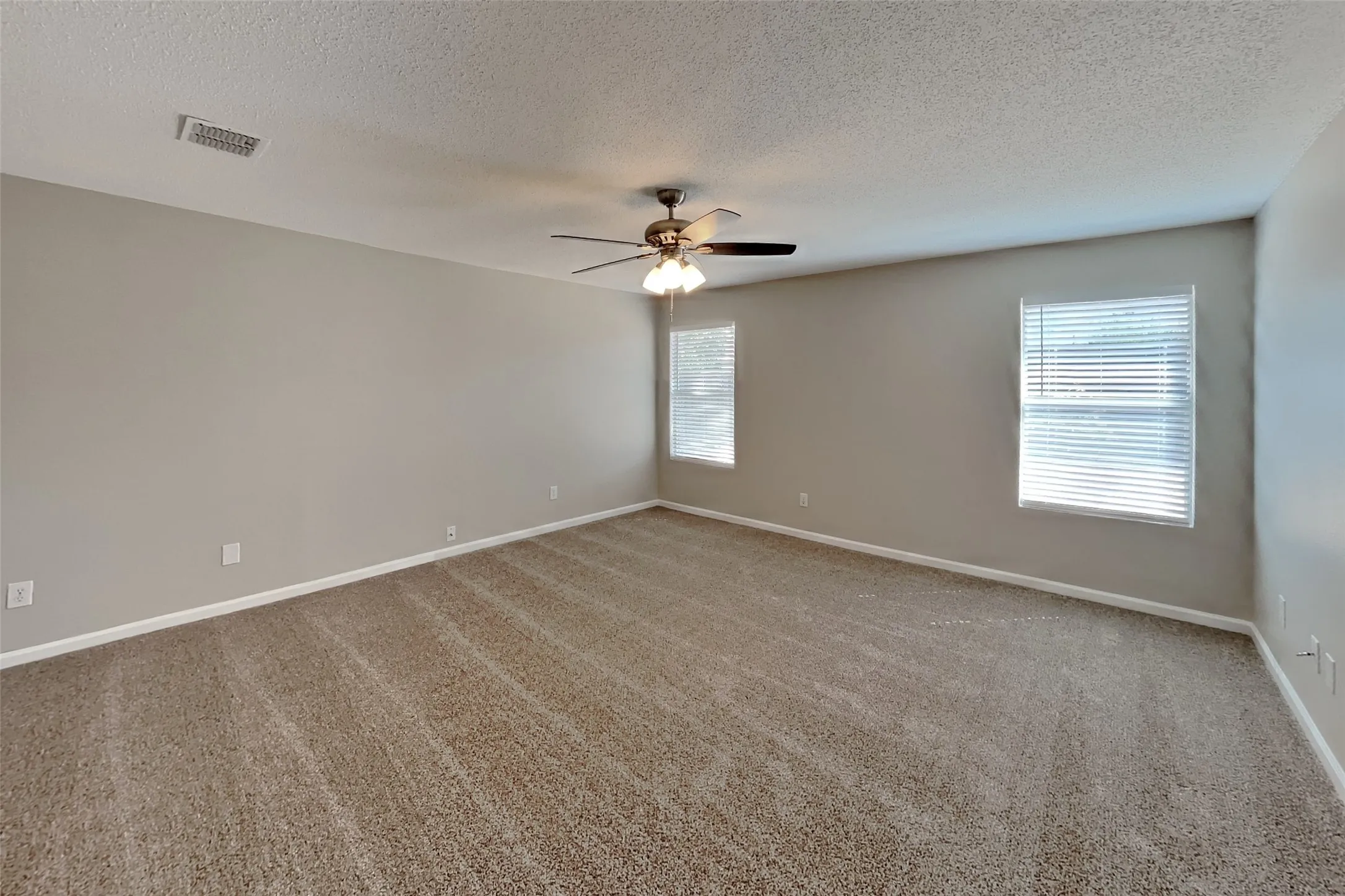 Single Family Residence For Rent in Denton County , 2717 Lazy Oak Drive, Little Elm, Texas 75068, 3 Bedroom, 2 Bathroom, 2 Garage spaces, 1,868 Sqft, built in 2002, mls#21396695, Real Estate Agent in Little Elm, Homes For Rent in Denton county, Homes For Rent in Little Elm, Realtor in Little Elm Texas, Real Estate Brokerage Independent Realty Texas, Luminita Cordes Realtor