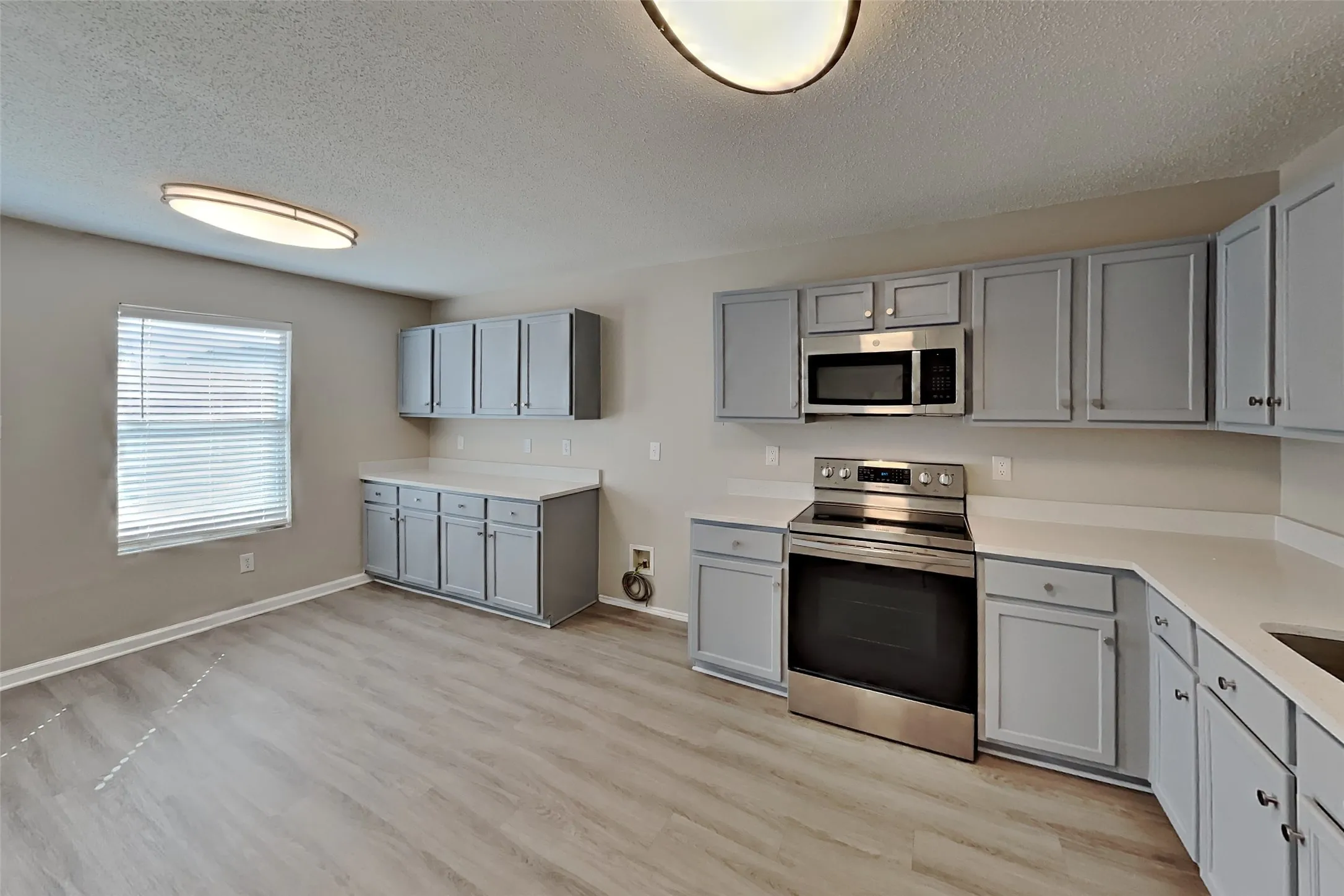 Single Family Residence For Rent in Denton County , 2717 Lazy Oak Drive, Little Elm, Texas 75068, 3 Bedroom, 2 Bathroom, 2 Garage spaces, 1,868 Sqft, built in 2002, mls#21396695, Real Estate Agent in Little Elm, Homes For Rent in Denton county, Homes For Rent in Little Elm, Realtor in Little Elm Texas, Real Estate Brokerage Independent Realty Texas, Luminita Cordes Realtor