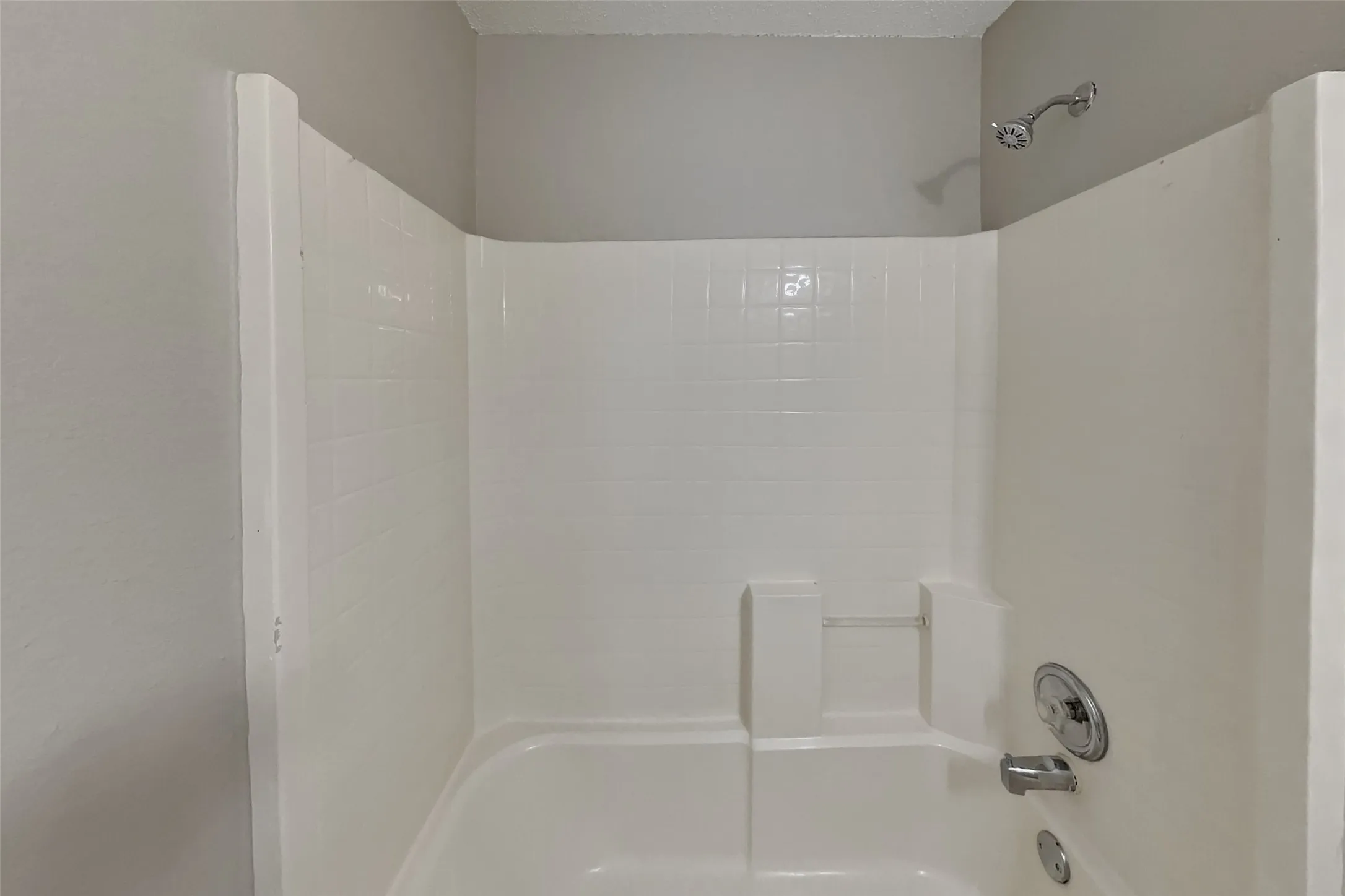 Single Family Residence For Rent in Denton County , 2717 Lazy Oak Drive, Little Elm, Texas 75068, 3 Bedroom, 2 Bathroom, 2 Garage spaces, 1,868 Sqft, built in 2002, mls#21396695, Real Estate Agent in Little Elm, Homes For Rent in Denton county, Homes For Rent in Little Elm, Realtor in Little Elm Texas, Real Estate Brokerage Independent Realty Texas, Luminita Cordes Realtor