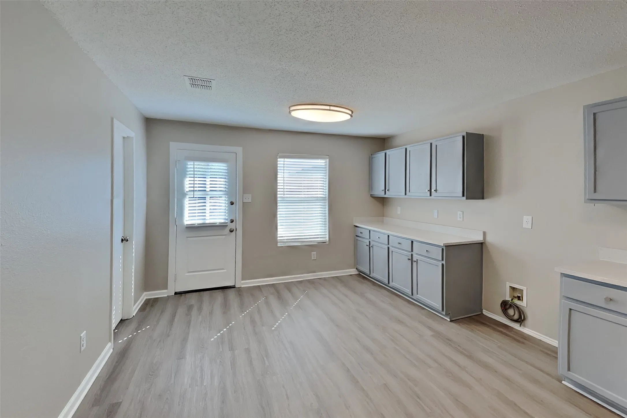 Single Family Residence For Rent in Denton County , 2717 Lazy Oak Drive, Little Elm, Texas 75068, 3 Bedroom, 2 Bathroom, 2 Garage spaces, 1,868 Sqft, built in 2002, mls#21396695, Real Estate Agent in Little Elm, Homes For Rent in Denton county, Homes For Rent in Little Elm, Realtor in Little Elm Texas, Real Estate Brokerage Independent Realty Texas, Luminita Cordes Realtor