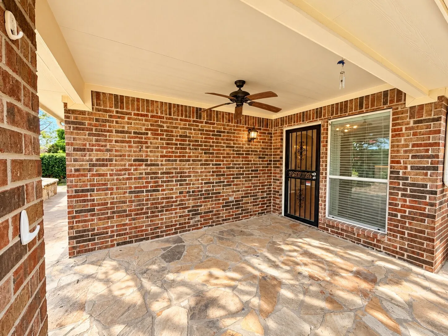 Single Family Residence For Sale in Tarrant County , 11504 Crystal Falls Drive, Fort Worth, Texas 76244, 4 Bedroom, 2 Bathroom, Garage spaces, 2,199 Sqft, built in 2004, mls#21394355, Real Estate Agent in Fort Worth, Homes For Sale in Tarrant county, Homes For Sale in Fort Worth, Realtor in Fort Worth Texas, Real Estate Brokerage Independent Realty Texas, Luminita Cordes Realtor