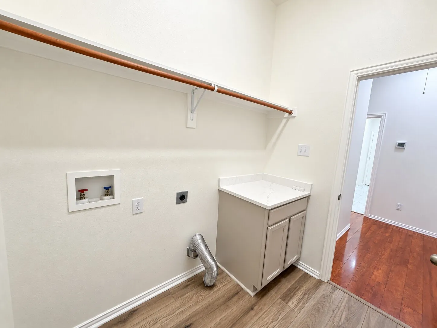 Single Family Residence For Sale in Tarrant County , 11504 Crystal Falls Drive, Fort Worth, Texas 76244, 4 Bedroom, 2 Bathroom, Garage spaces, 2,199 Sqft, built in 2004, mls#21394355, Real Estate Agent in Fort Worth, Homes For Sale in Tarrant county, Homes For Sale in Fort Worth, Realtor in Fort Worth Texas, Real Estate Brokerage Independent Realty Texas, Luminita Cordes Realtor