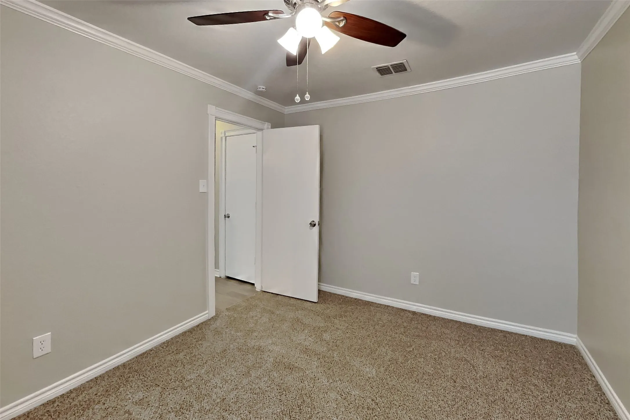 Single Family Residence For Rent in Tarrant County , 4537 Waterford Drive, Fort Worth, Texas 76179, 3 Bedroom, 2 Bathroom, 2 Garage spaces, 1,408 Sqft, built in 2006, mls#21396700, Real Estate Agent in Fort Worth, Homes For Rent in Tarrant county, Homes For Rent in Fort Worth, Realtor in Fort Worth Texas, Real Estate Brokerage Independent Realty Texas, Luminita Cordes Realtor