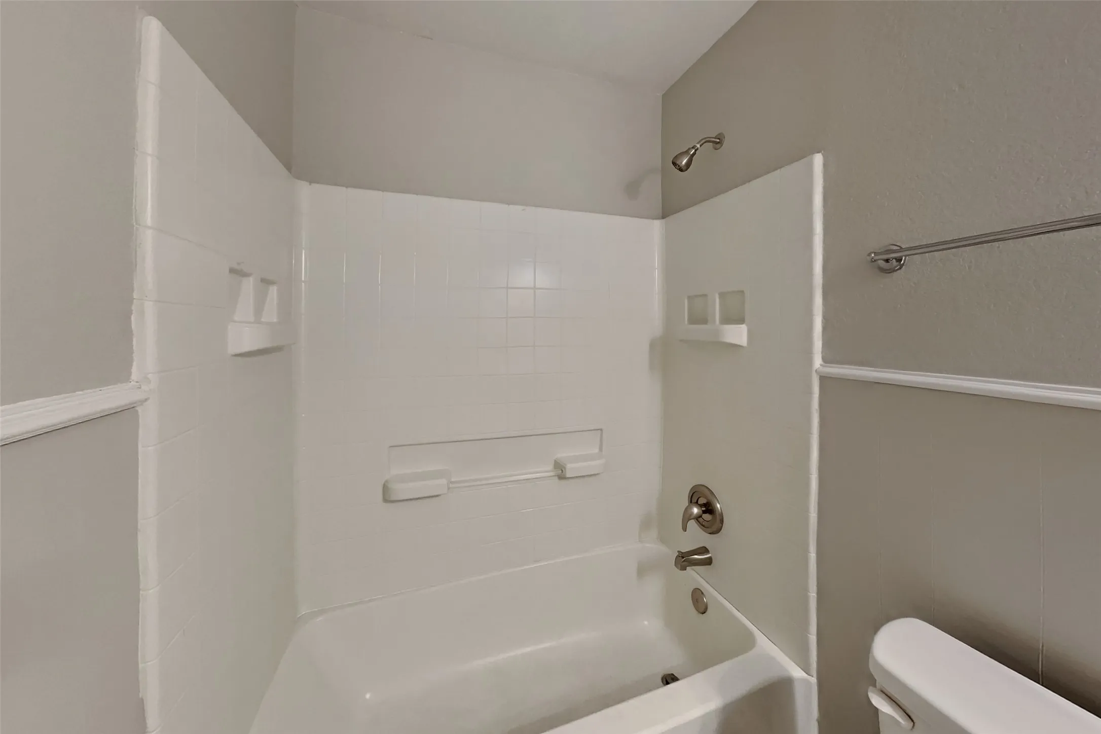 Single Family Residence For Rent in Tarrant County , 4537 Waterford Drive, Fort Worth, Texas 76179, 3 Bedroom, 2 Bathroom, 2 Garage spaces, 1,408 Sqft, built in 2006, mls#21396700, Real Estate Agent in Fort Worth, Homes For Rent in Tarrant county, Homes For Rent in Fort Worth, Realtor in Fort Worth Texas, Real Estate Brokerage Independent Realty Texas, Luminita Cordes Realtor