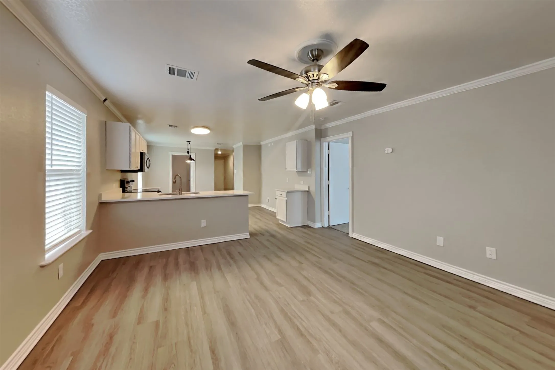 Single Family Residence For Rent in Tarrant County , 4537 Waterford Drive, Fort Worth, Texas 76179, 3 Bedroom, 2 Bathroom, 2 Garage spaces, 1,408 Sqft, built in 2006, mls#21396700, Real Estate Agent in Fort Worth, Homes For Rent in Tarrant county, Homes For Rent in Fort Worth, Realtor in Fort Worth Texas, Real Estate Brokerage Independent Realty Texas, Luminita Cordes Realtor