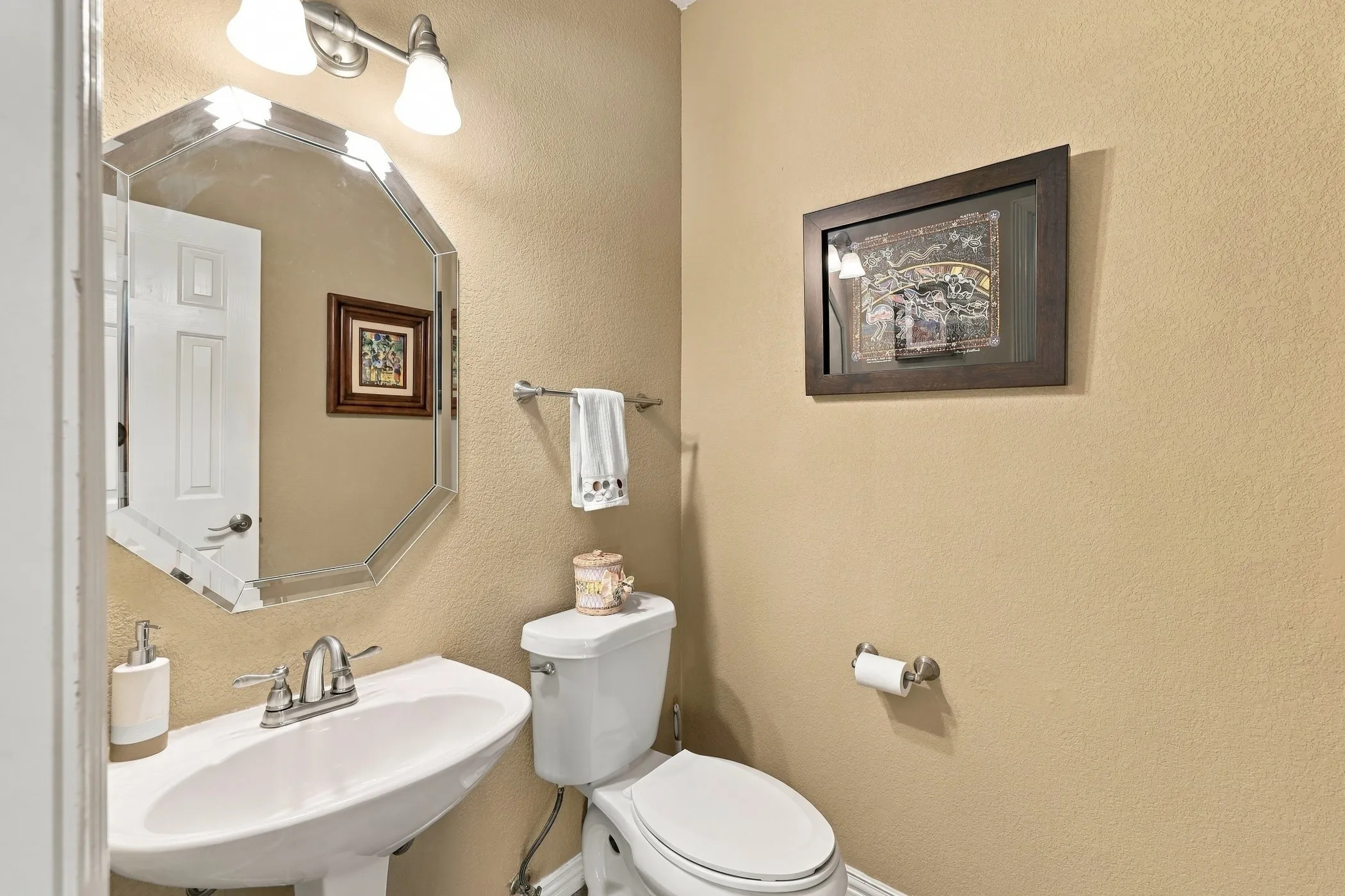 Half bathroom near back door / Pool bathroom!