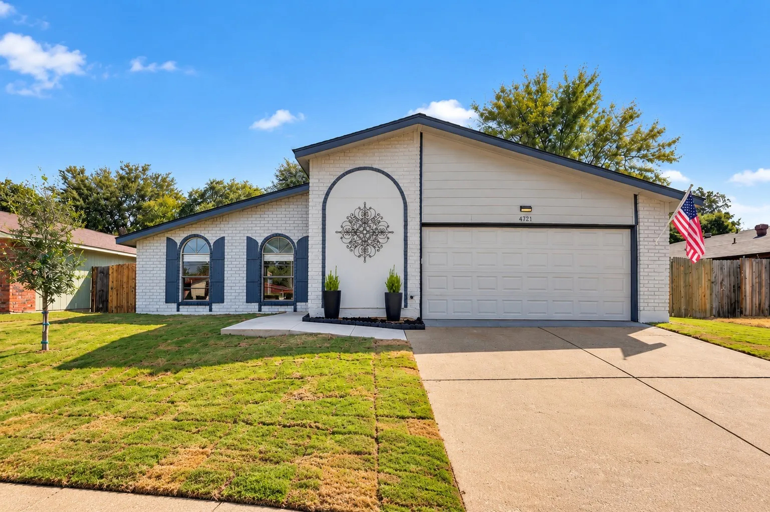 Single Family Residence For Sale in Tarrant County , 4721 Woodfield Drive, Arlington, Texas 76016, 3 Bedroom, 2 Bathroom, 2 Garage spaces, 1,892 Sqft, built in 1979, mls#21396517, Real Estate Agent in Arlington, Homes For Sale in Tarrant county, Homes For Sale in Arlington, Realtor in Arlington Texas, Real Estate Brokerage Independent Realty Texas, Luminita Cordes Realtor