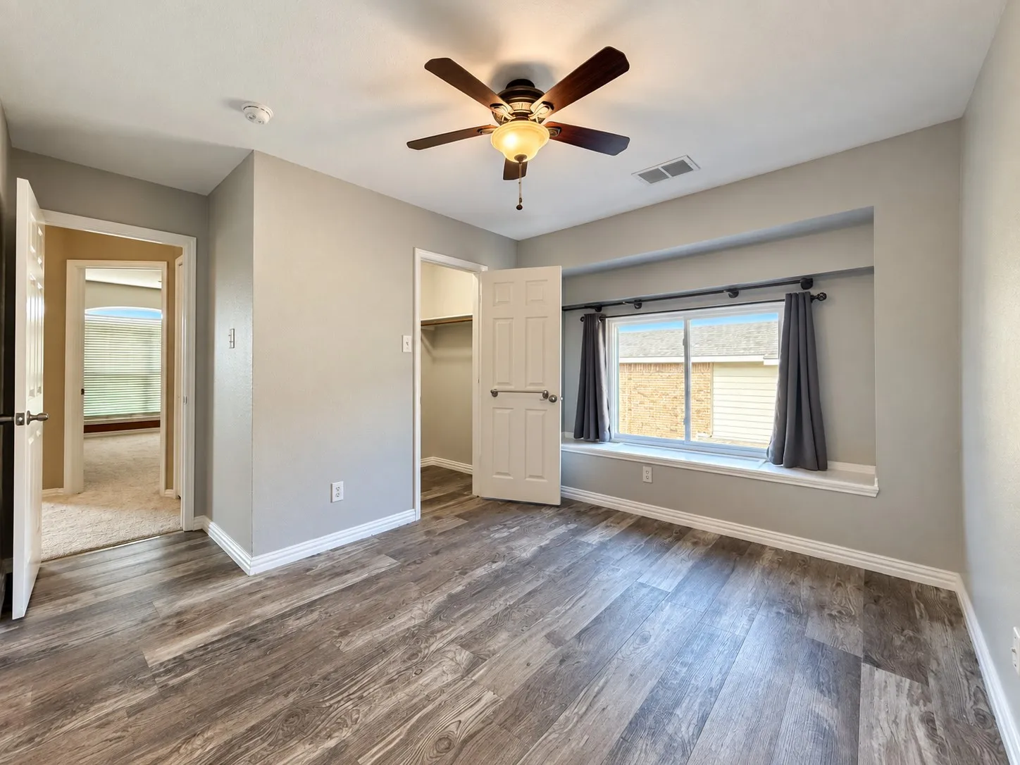 Single Family Residence For Sale in Denton County , 1517 Buena Vista Drive, Denton, Texas 76210, 4 Bedroom, 3 Bathroom, 2 Garage spaces, 3,071 Sqft, built in 2002, mls#21395630, Real Estate Agent in Denton, Homes For Sale in Denton county, Homes For Sale in Denton, Realtor in Denton Texas, Real Estate Brokerage Independent Realty Texas, Luminita Cordes Realtor