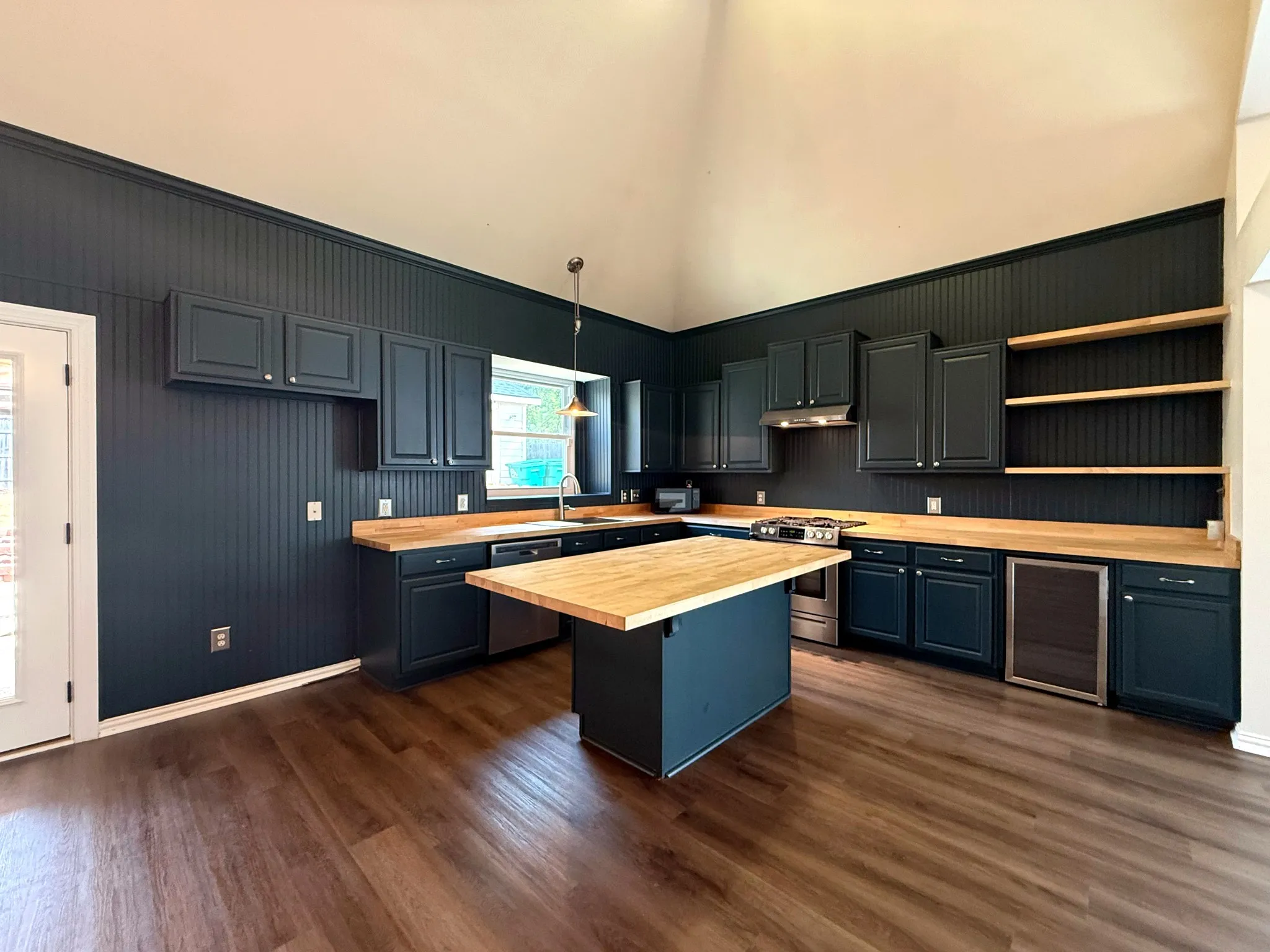Single Family Residence For Sale in Denton County , 1517 Buena Vista Drive, Denton, Texas 76210, 4 Bedroom, 3 Bathroom, 2 Garage spaces, 3,071 Sqft, built in 2002, mls#21395630, Real Estate Agent in Denton, Homes For Sale in Denton county, Homes For Sale in Denton, Realtor in Denton Texas, Real Estate Brokerage Independent Realty Texas, Luminita Cordes Realtor