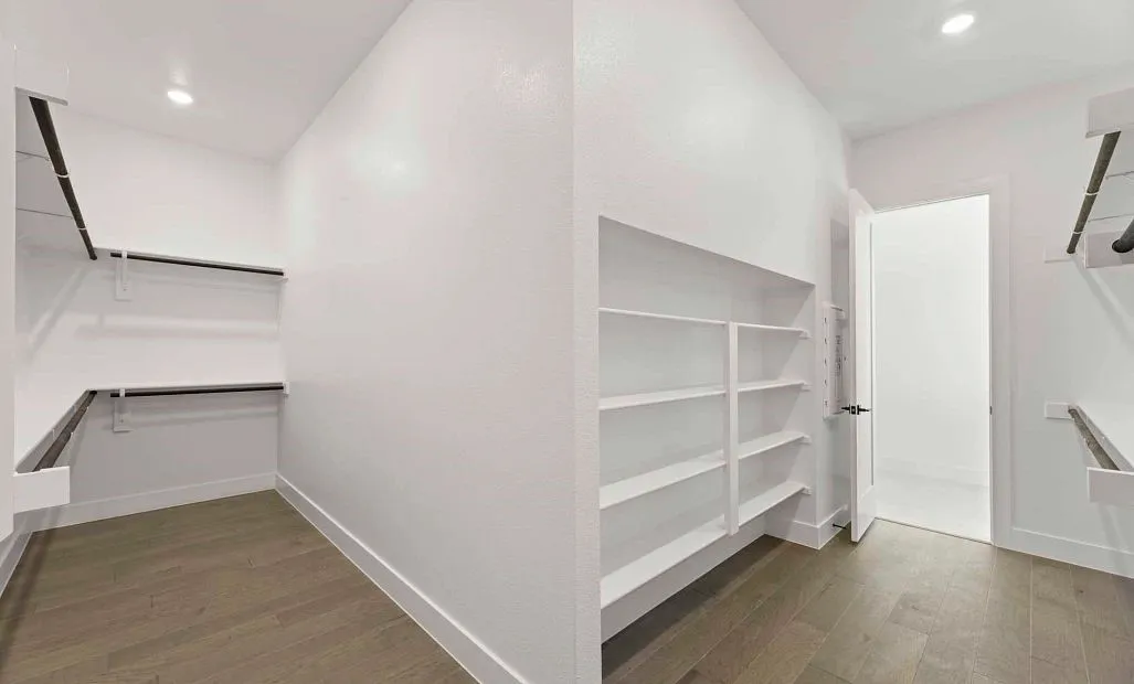 Primary Closet Representative Photo