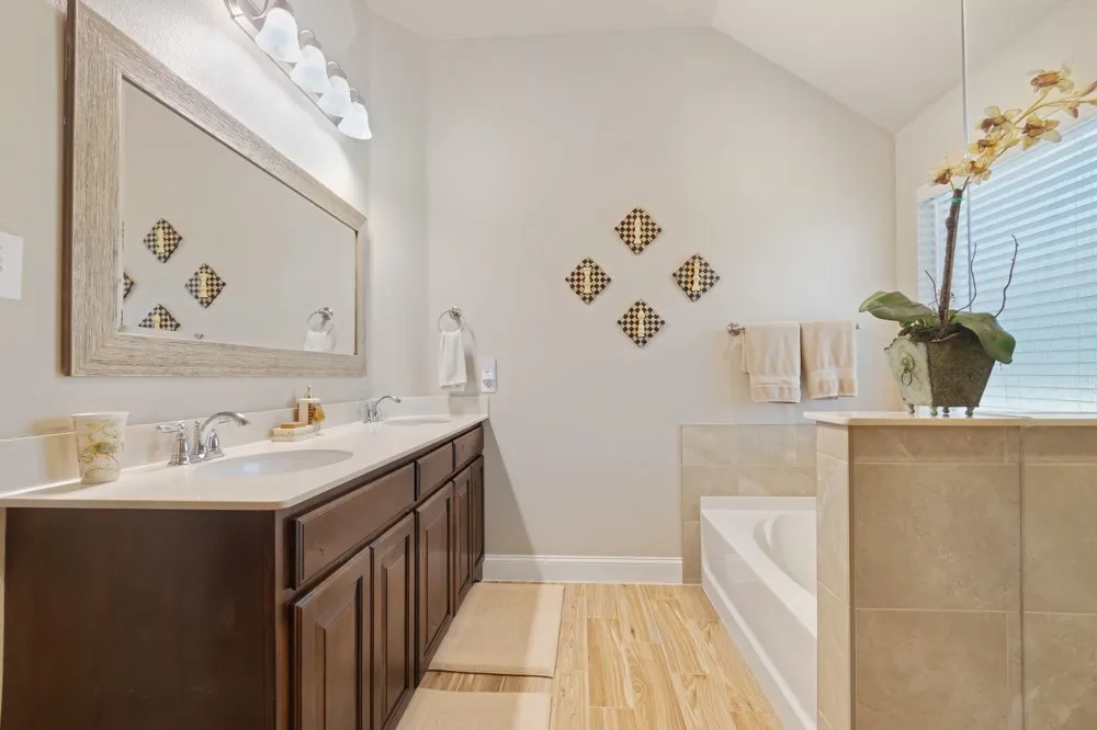 Single Family Residence For Sale in Denton County , 3712 Ann Arbor Lane, Denton, Texas 76207, 3 Bedroom, 2 Bathroom, 2 Garage spaces, 2,001 Sqft, built in 2016, mls#21386255, Real Estate Agent in Denton, Homes For Sale in Denton county, Homes For Sale in Denton, Realtor in Denton Texas, Real Estate Brokerage Independent Realty Texas, Luminita Cordes Realtor