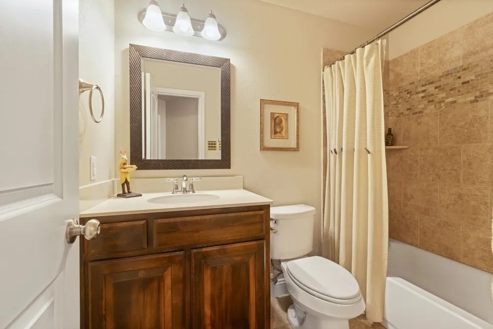 Single Family Residence For Sale in Denton County , 3712 Ann Arbor Lane, Denton, Texas 76207, 3 Bedroom, 2 Bathroom, 2 Garage spaces, 2,001 Sqft, built in 2016, mls#21386255, Real Estate Agent in Denton, Homes For Sale in Denton county, Homes For Sale in Denton, Realtor in Denton Texas, Real Estate Brokerage Independent Realty Texas, Luminita Cordes Realtor